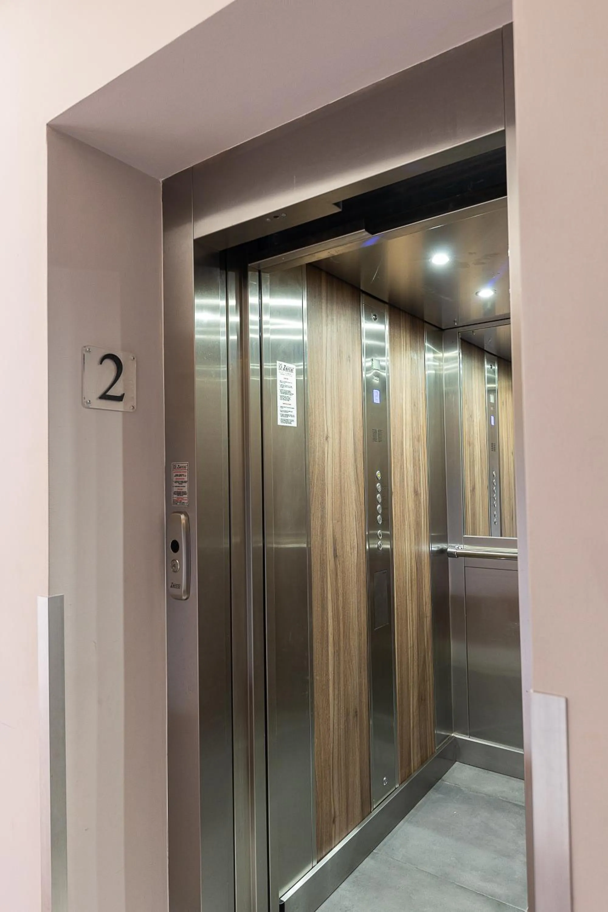 elevator in Golden View