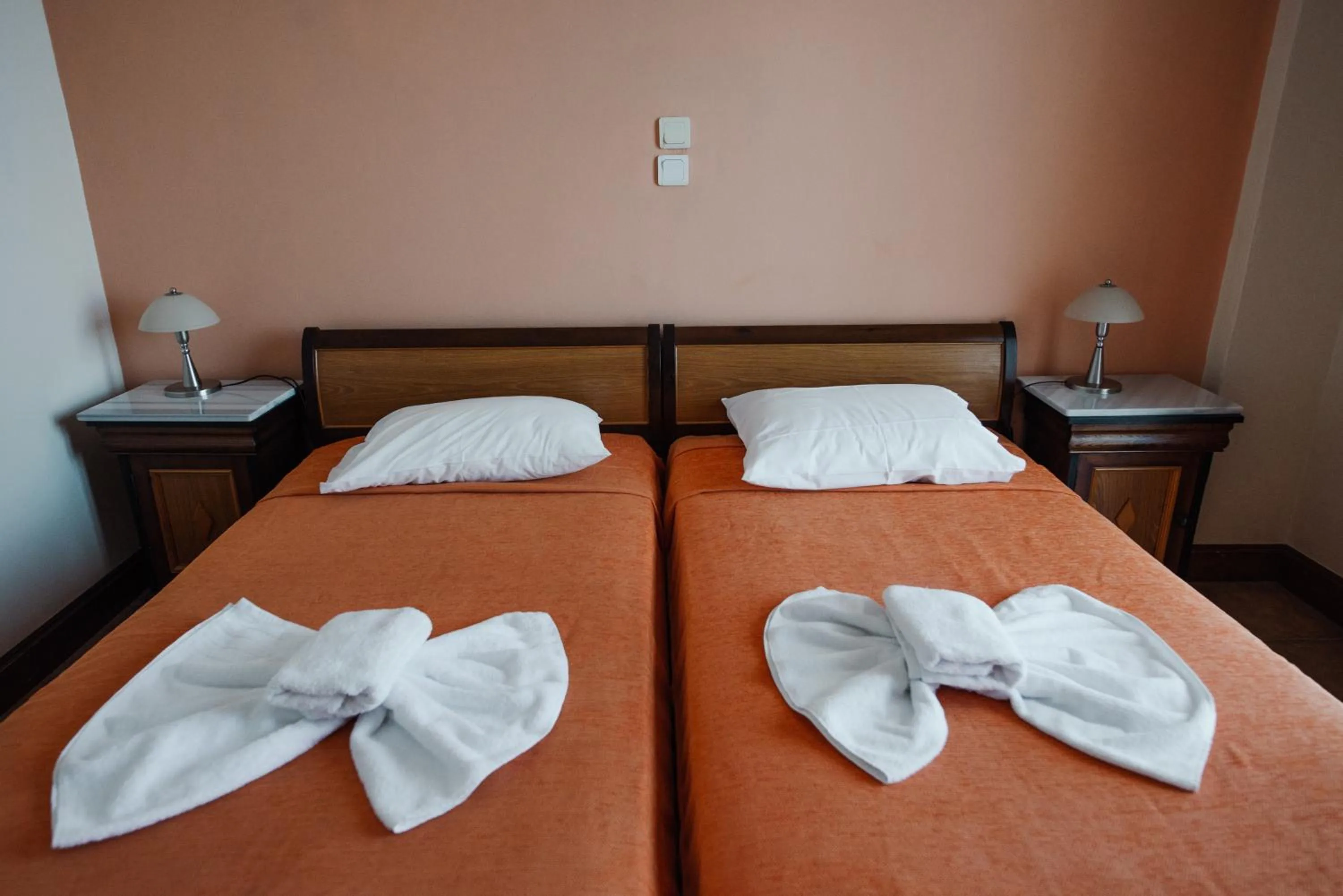 Bedroom, Bed in Golden View