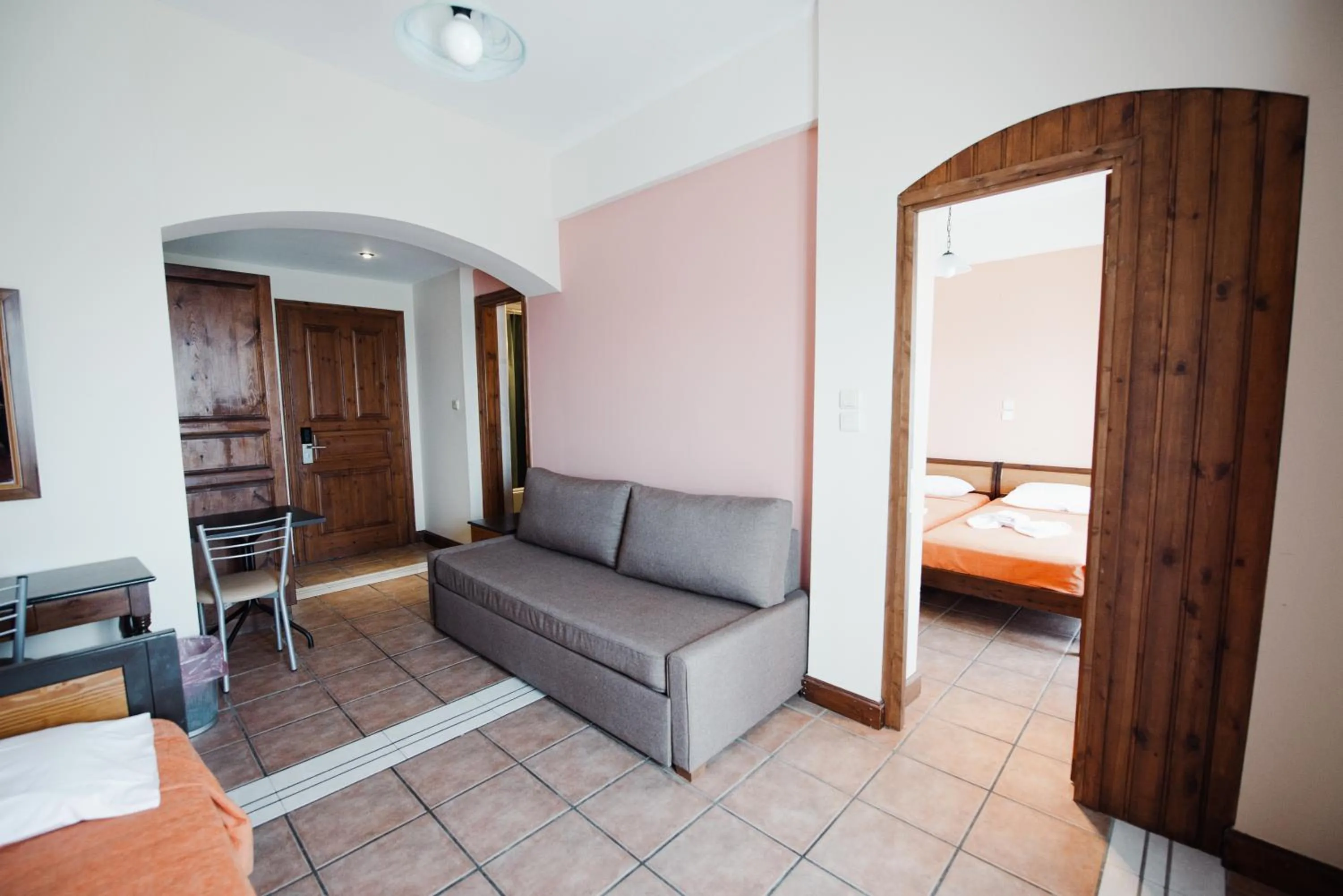 Photo of the whole room, Bed in Golden View