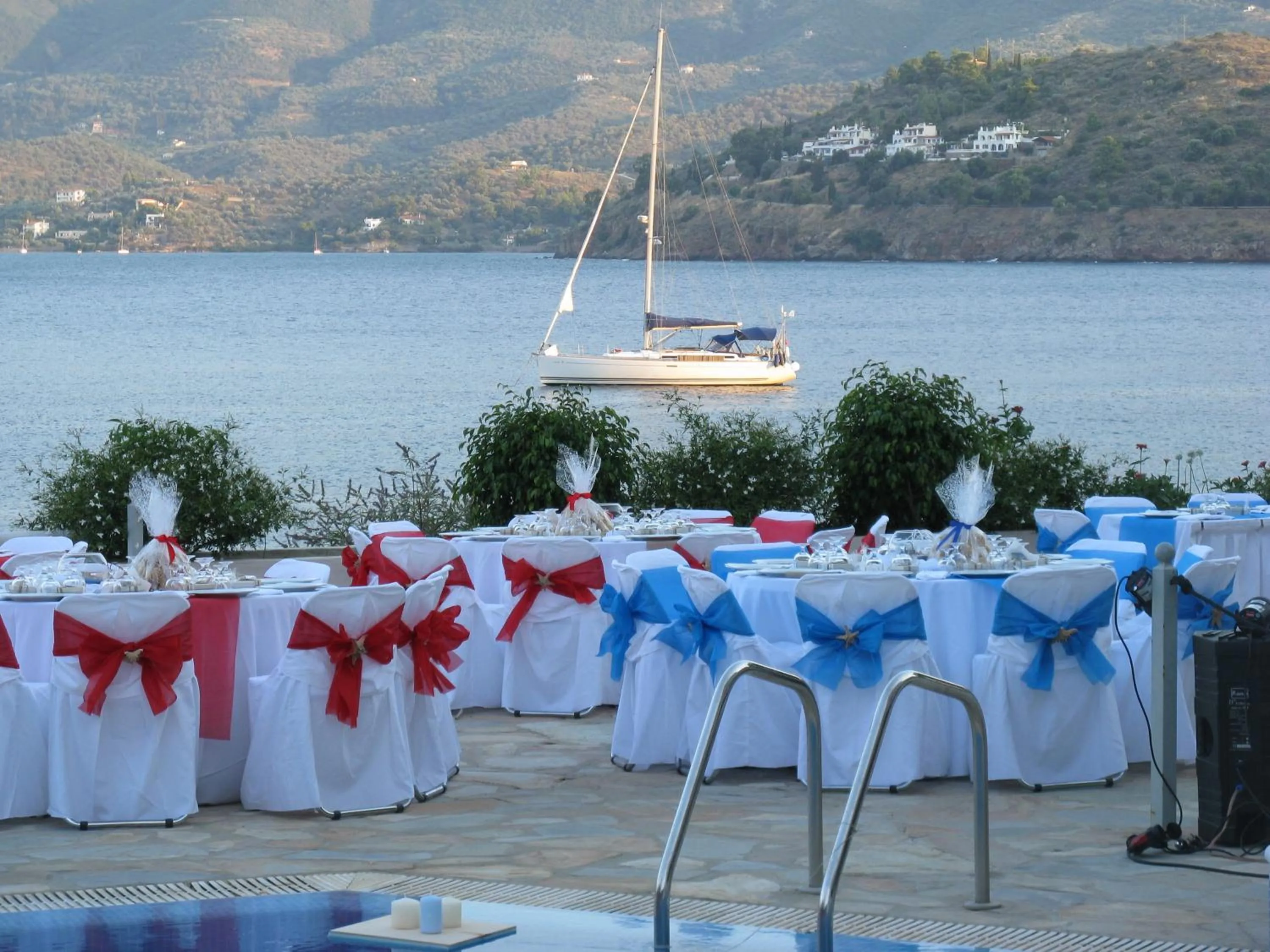 Restaurant/places to eat in Golden View