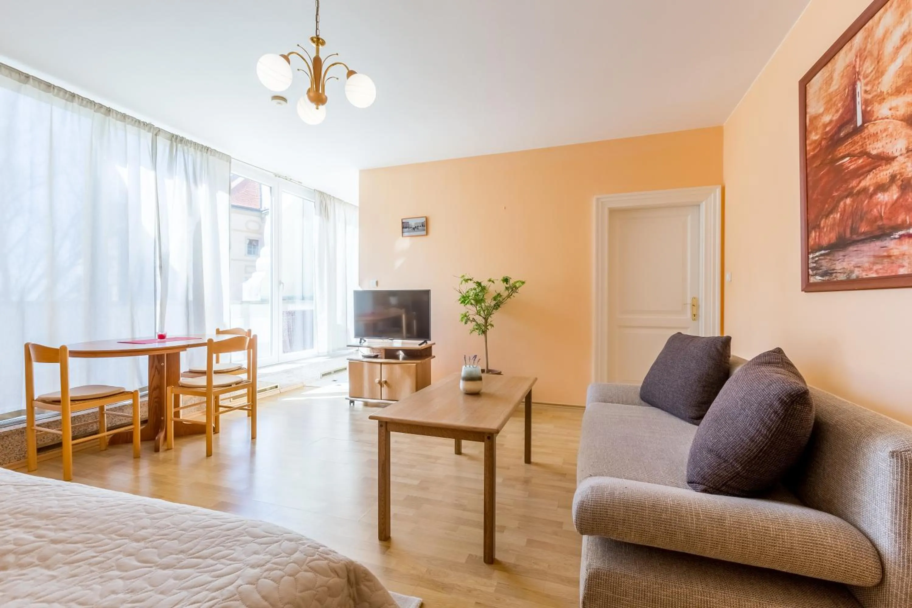 Communal lounge/ TV room in Hotel U Rytíře