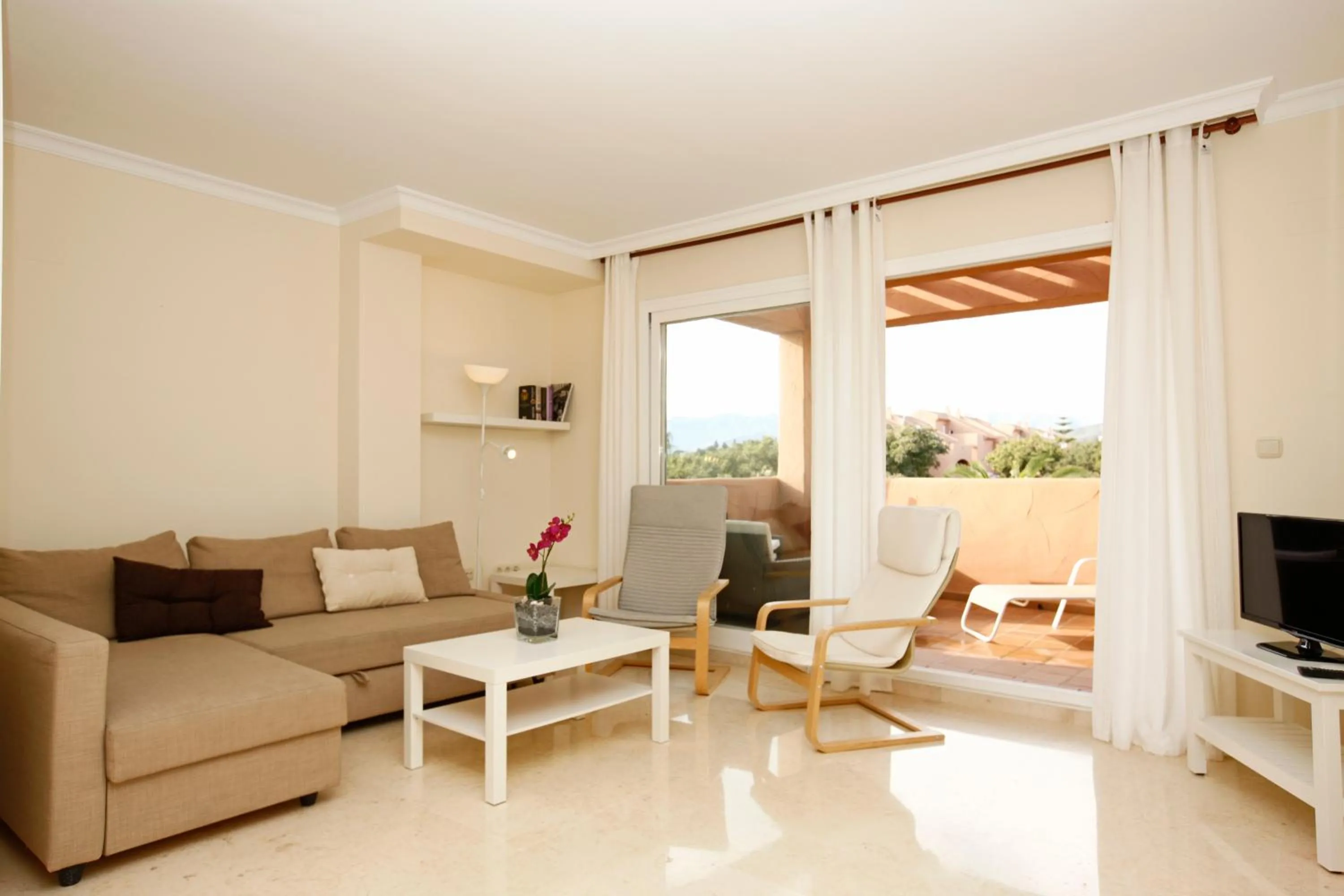 REF 1 Spacious Sea View Apartment