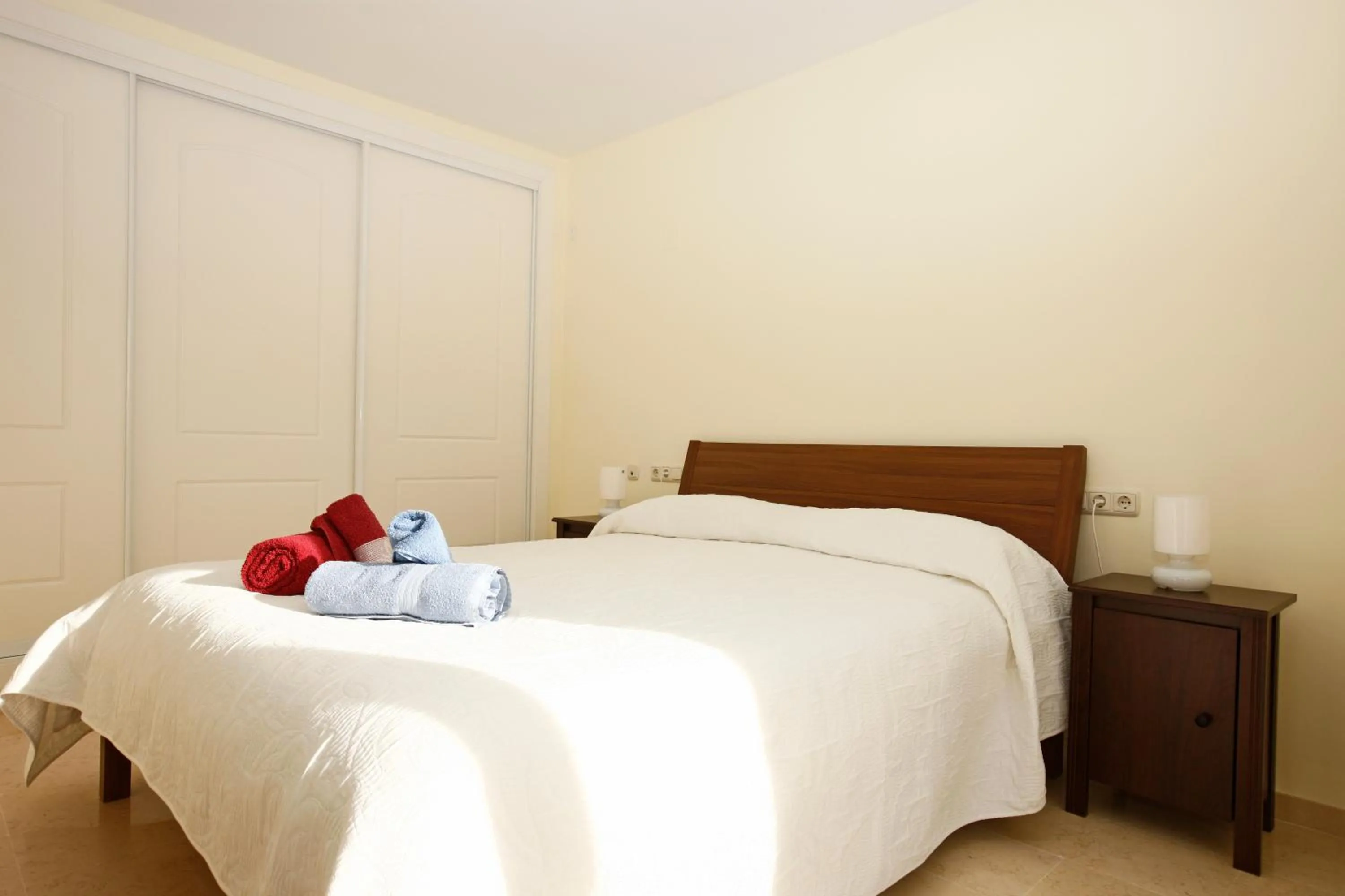 REF 1 Spacious Sea View Apartment