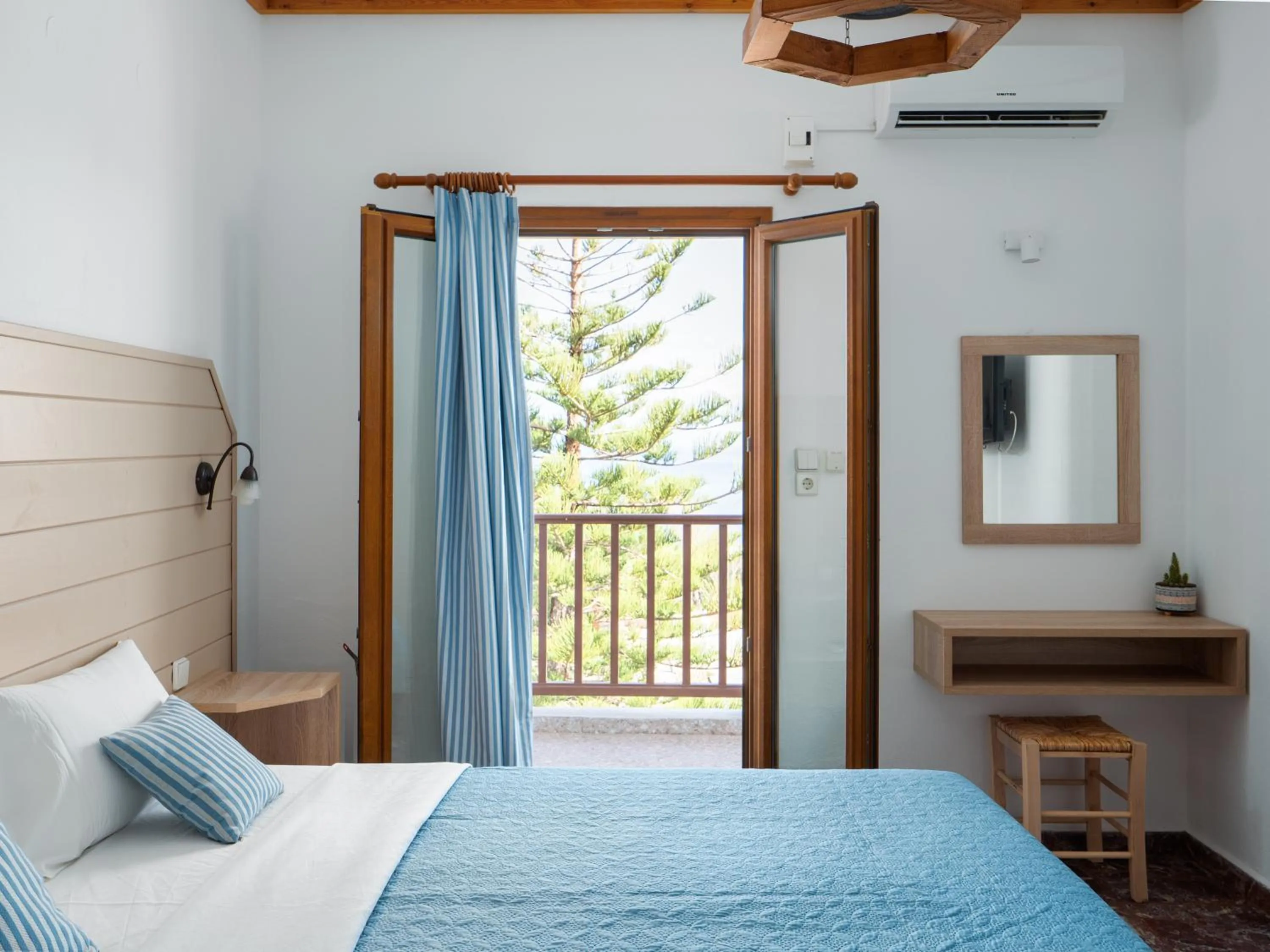 Bed in Spiros-Soula Family Hotel & Apartments