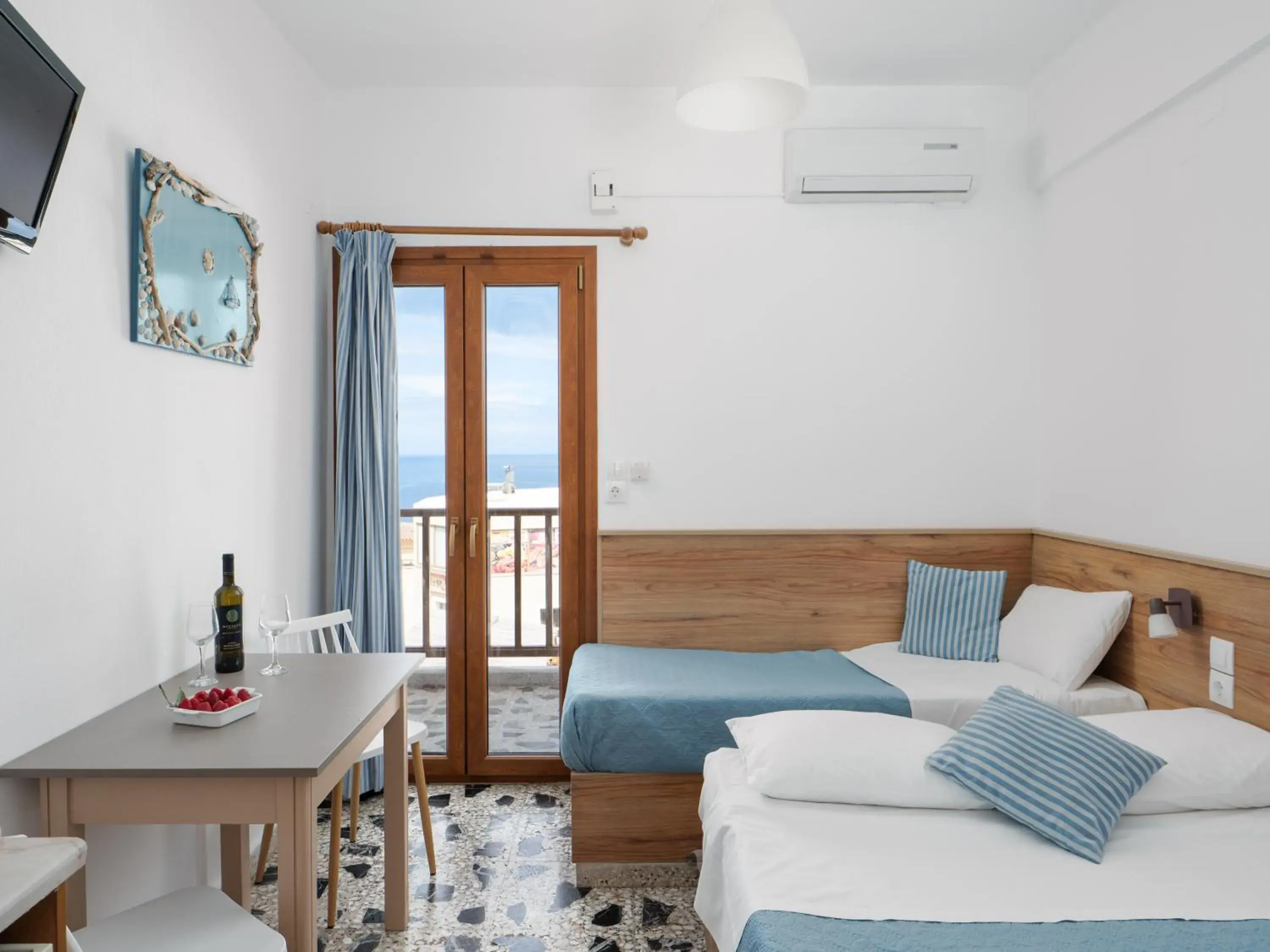 Double Room with Balcony and Sea View in Spiros-Soula Family Hotel & Apartments Double Room with Balcony and Sea View in Spiros-Soula Family Hotel & Apartments