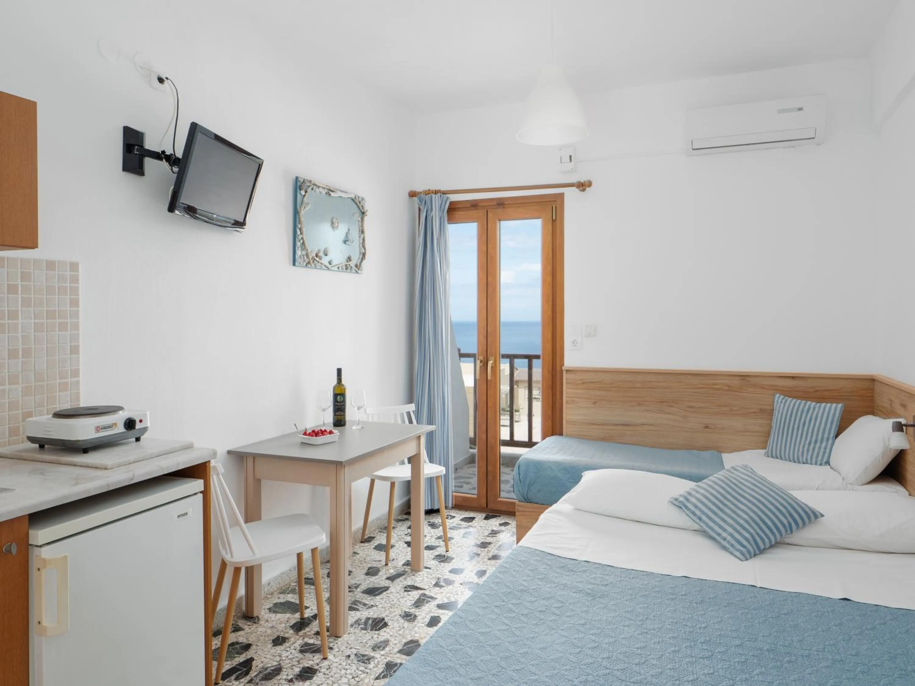 Bed in Spiros-Soula Family Hotel & Apartments