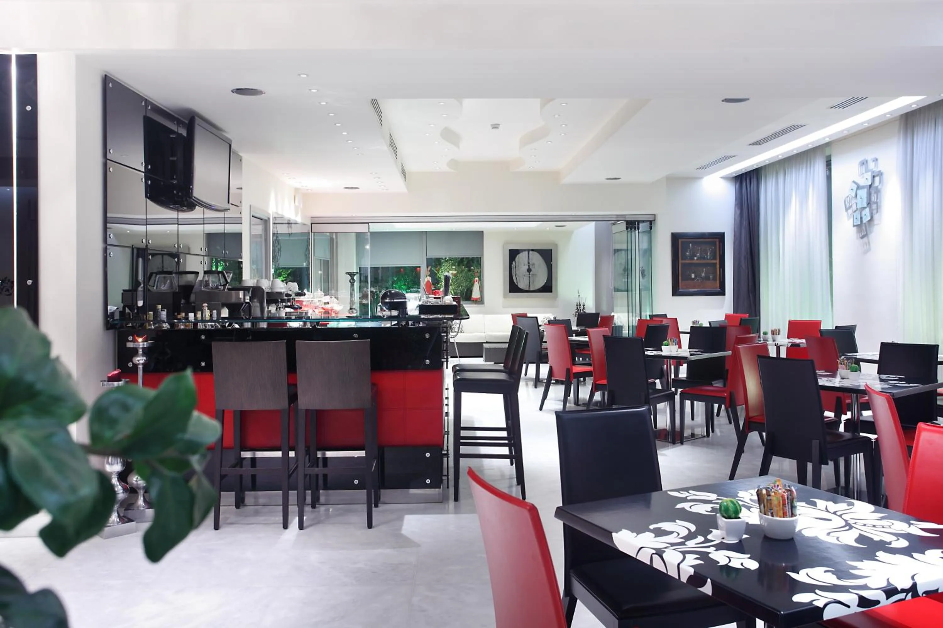 Restaurant/places to eat in Comfy Boutique Hotel