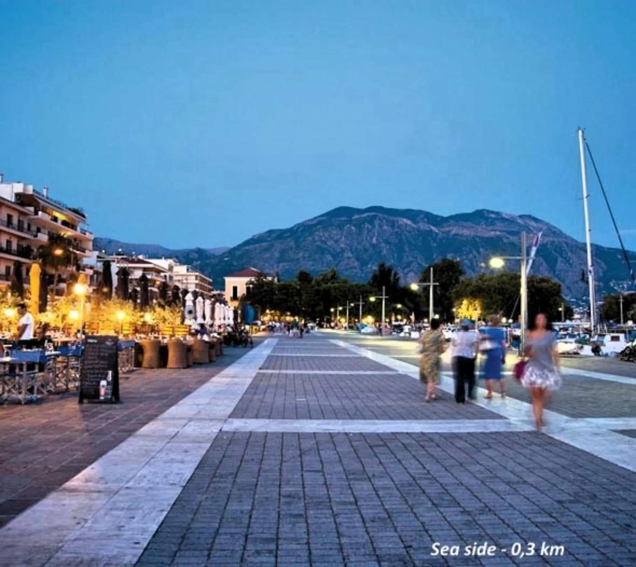 Restaurant/places to eat in Comfy Boutique Hotel