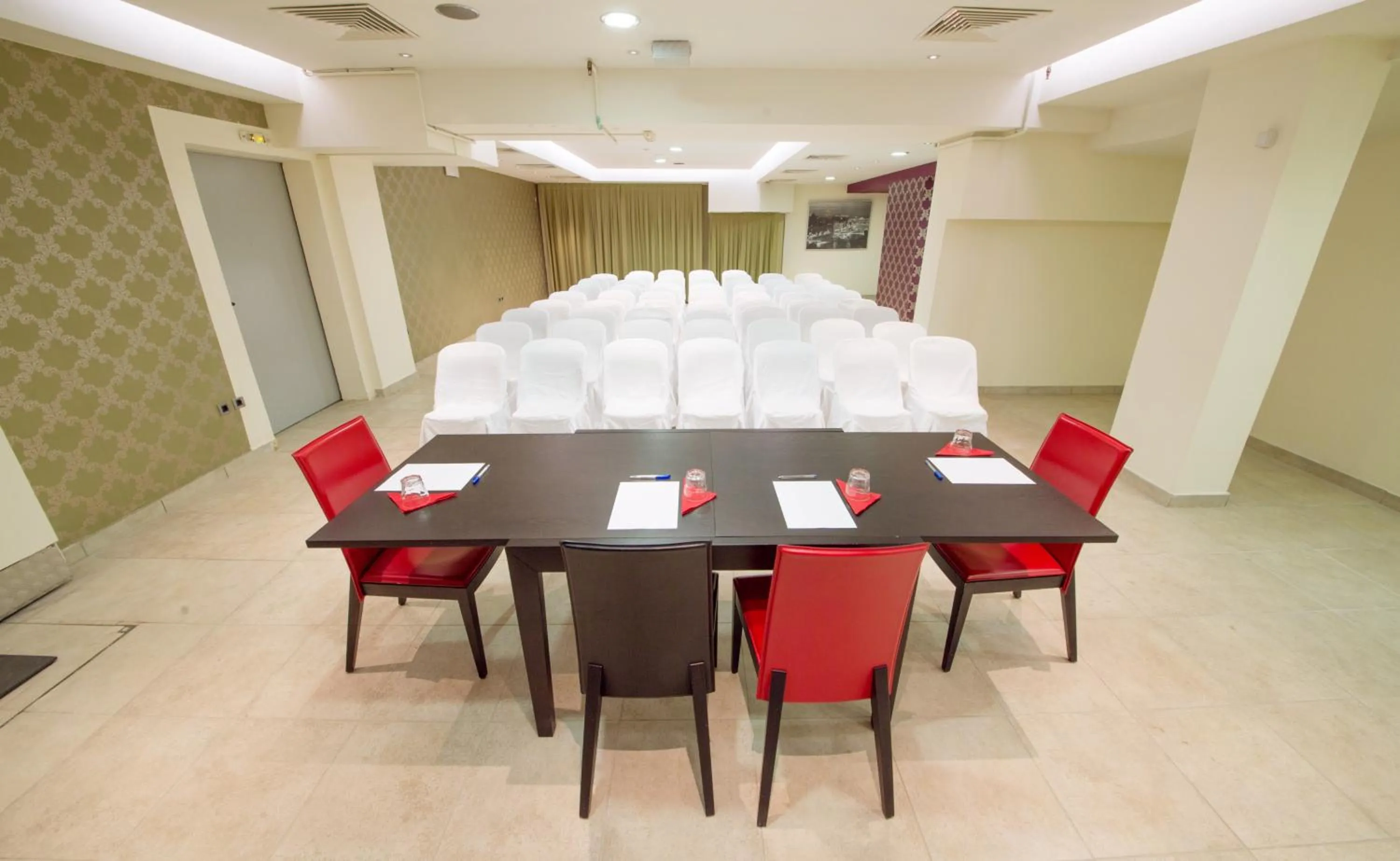 Business facilities in Comfy Boutique Hotel