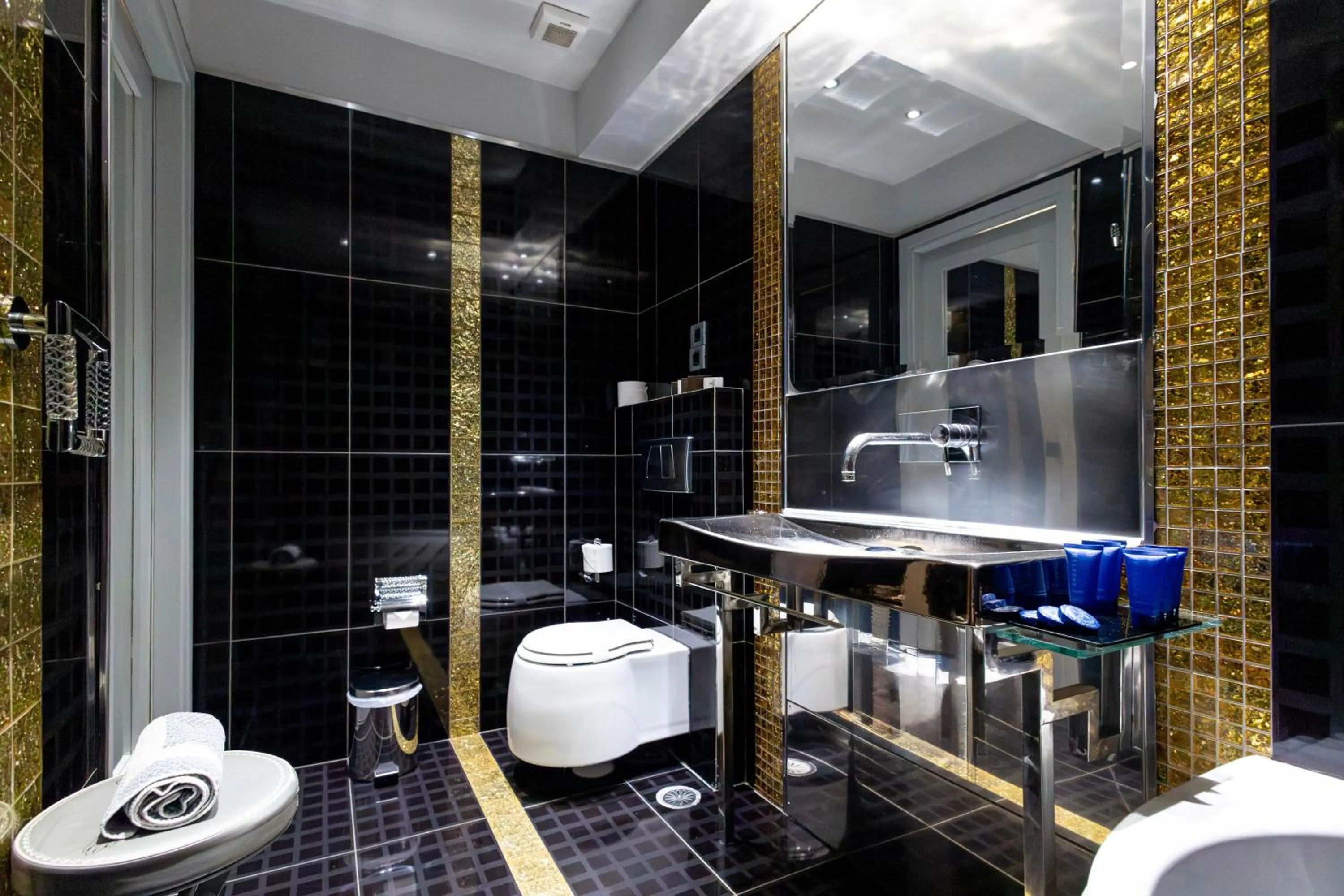 Bathroom in Comfy Boutique Hotel