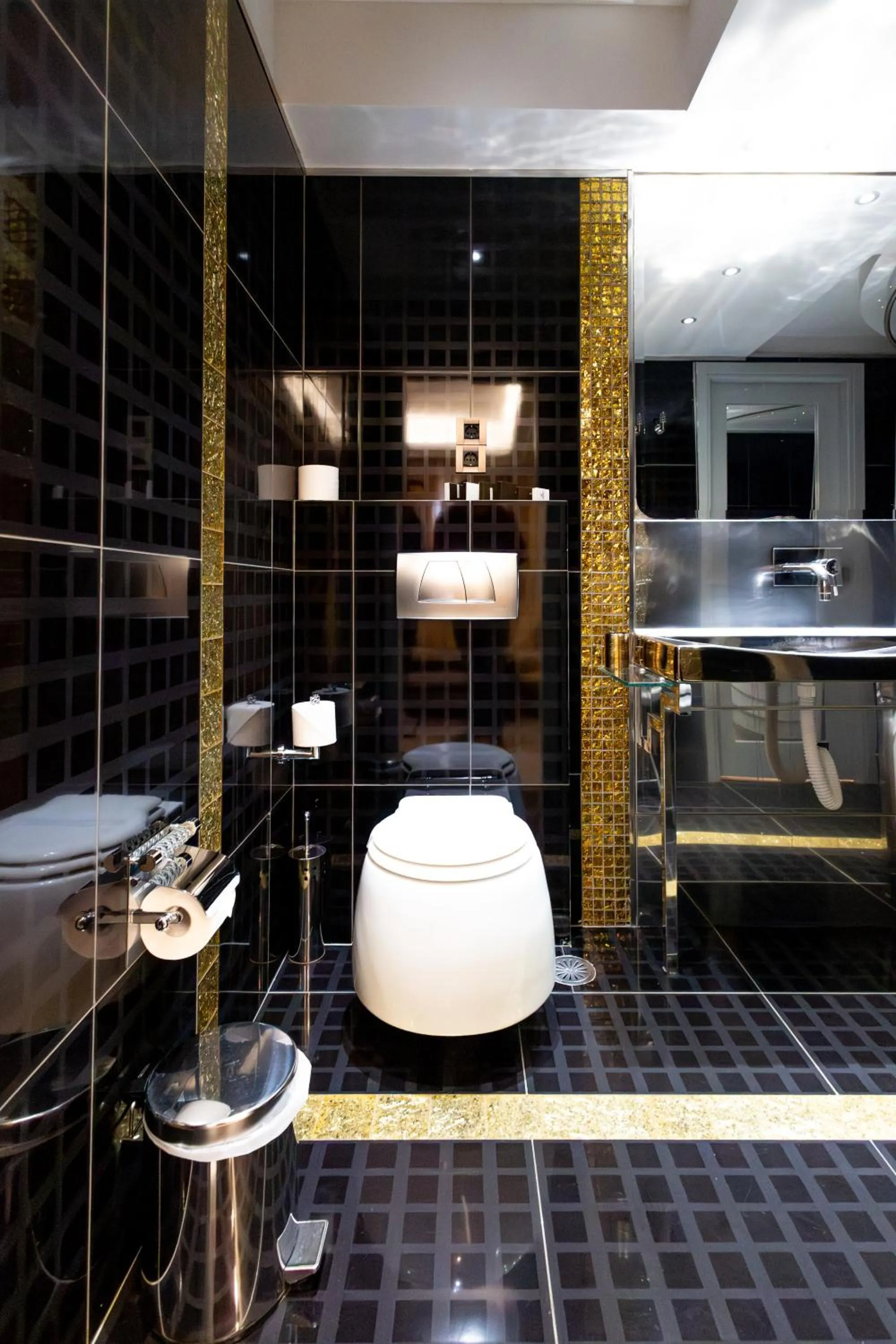 Toilet in Comfy Boutique Hotel