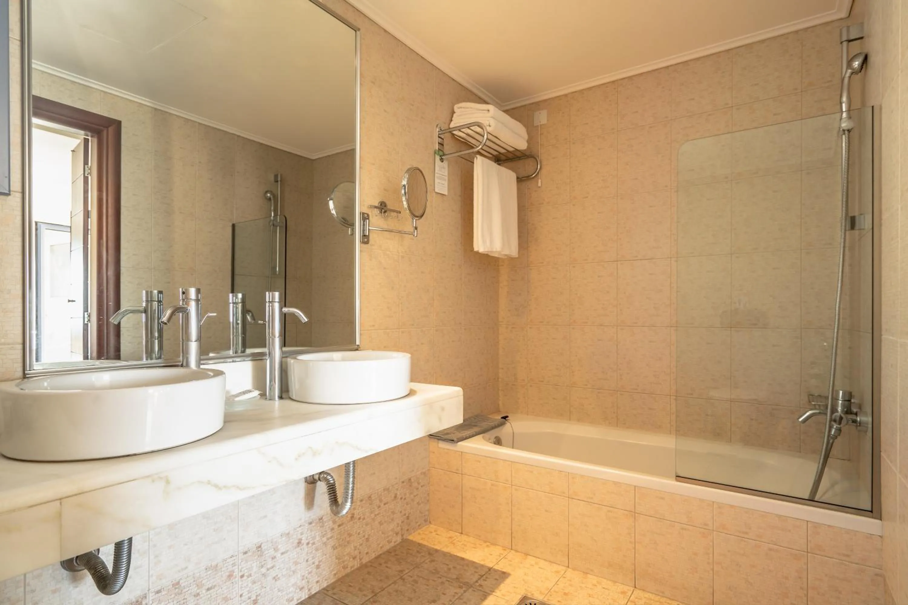 Porto Galini Seaside Resort & Spa