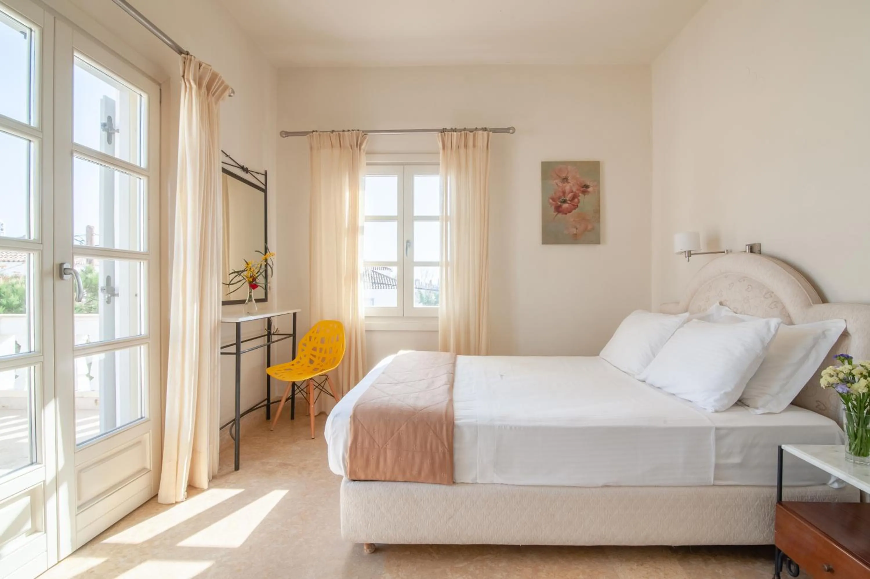 Two-Bedroom Apartment with Terrace in Mimoza