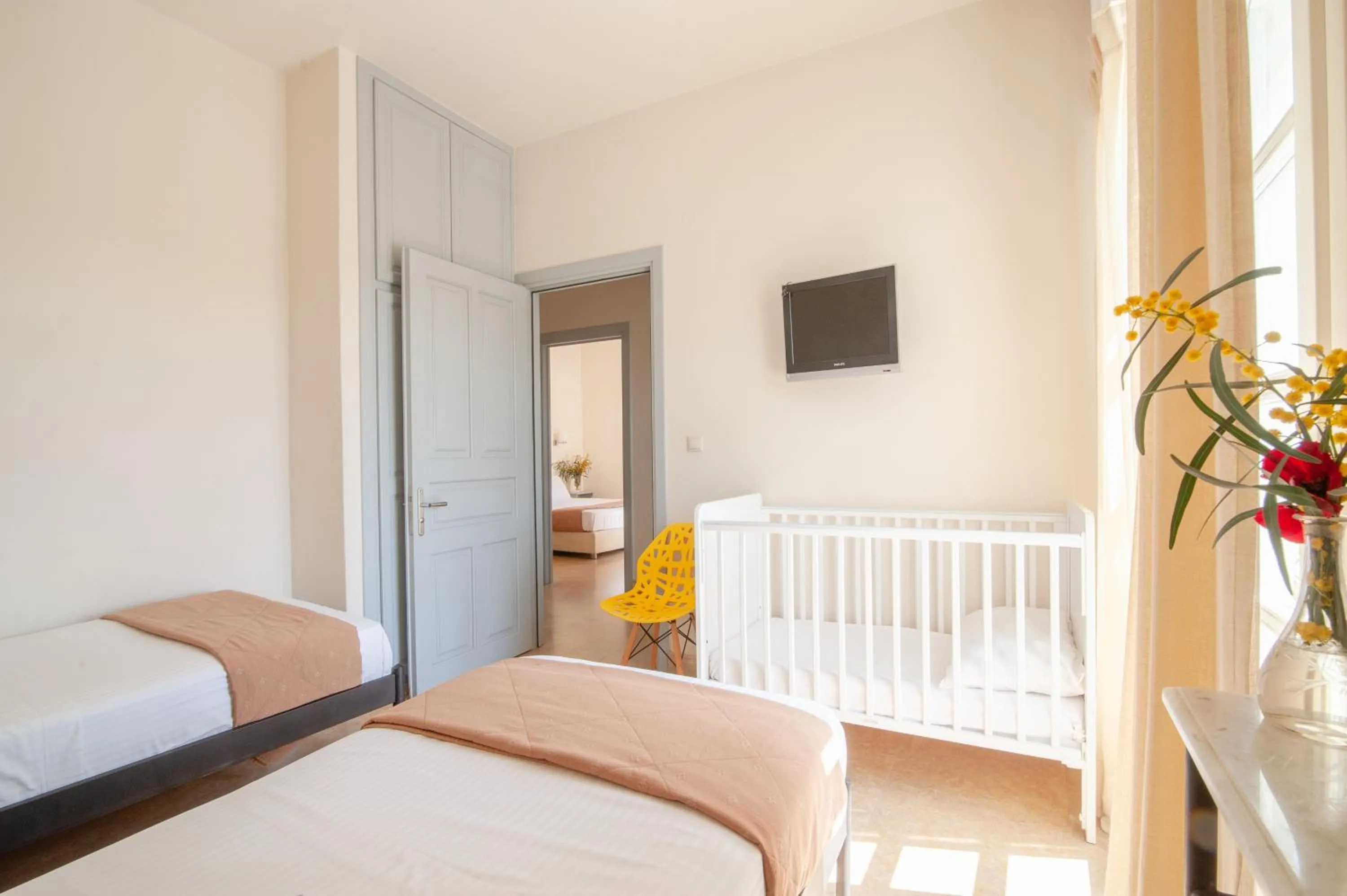 Bedroom, Bed in Mimoza