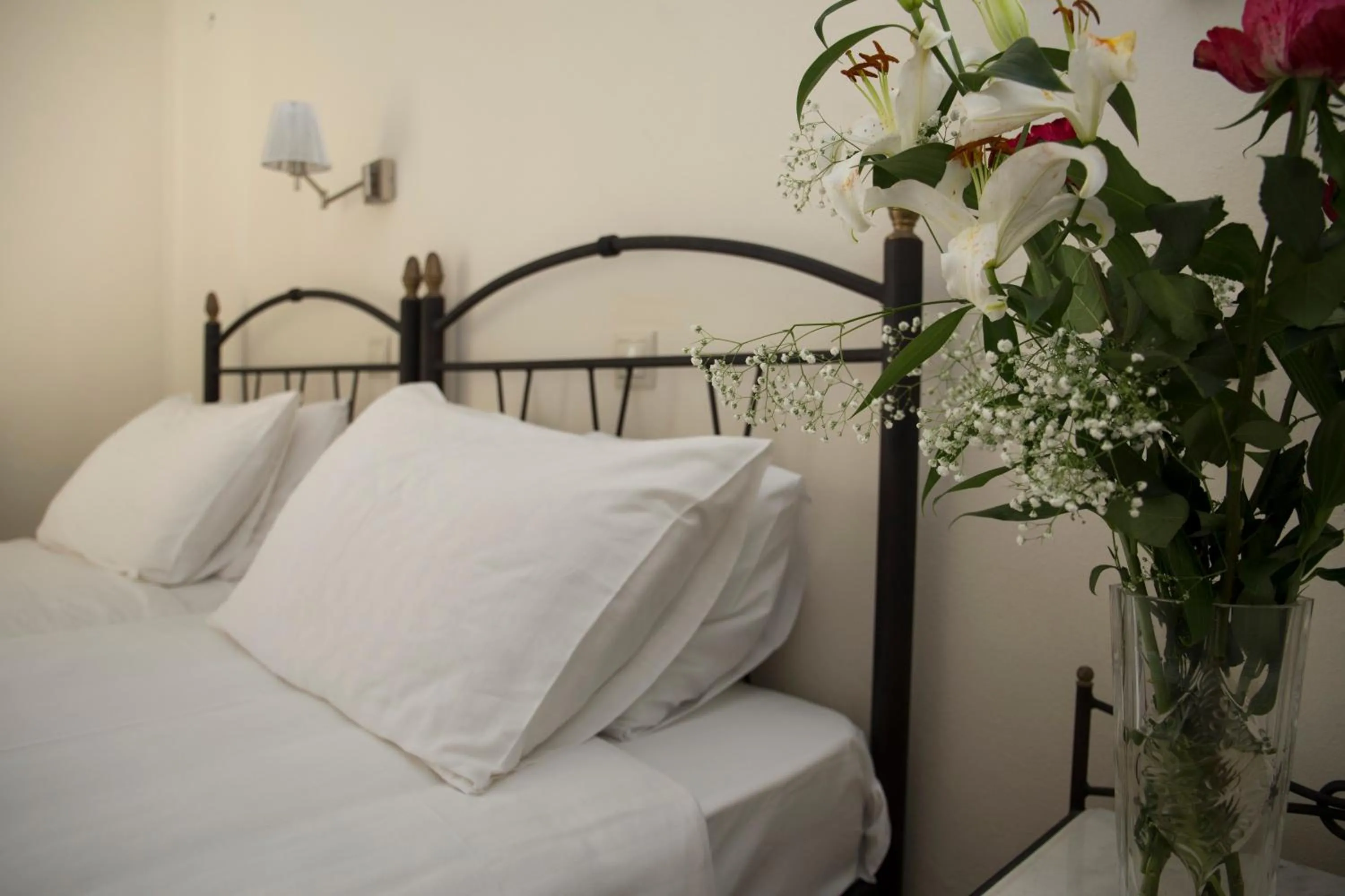 Bedroom, Bed in Mimoza