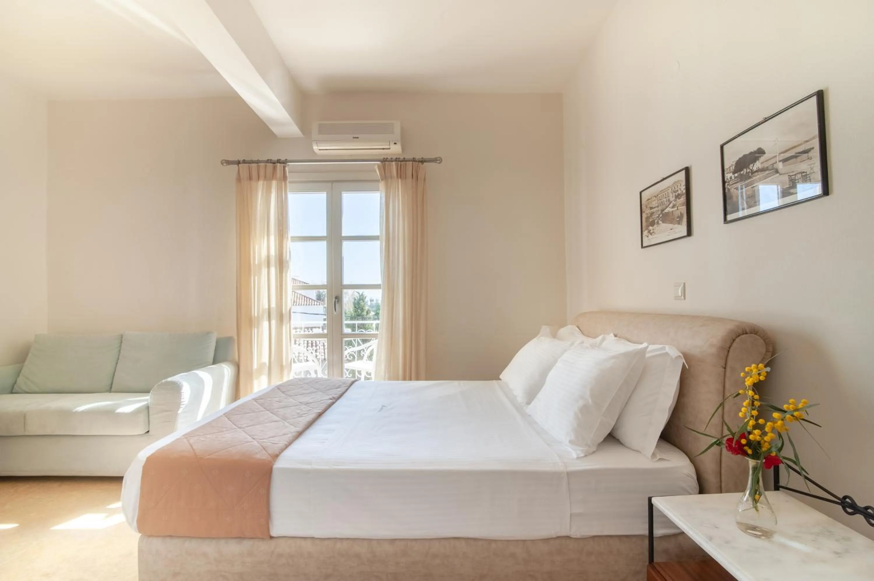 Bedroom, Bed in Mimoza