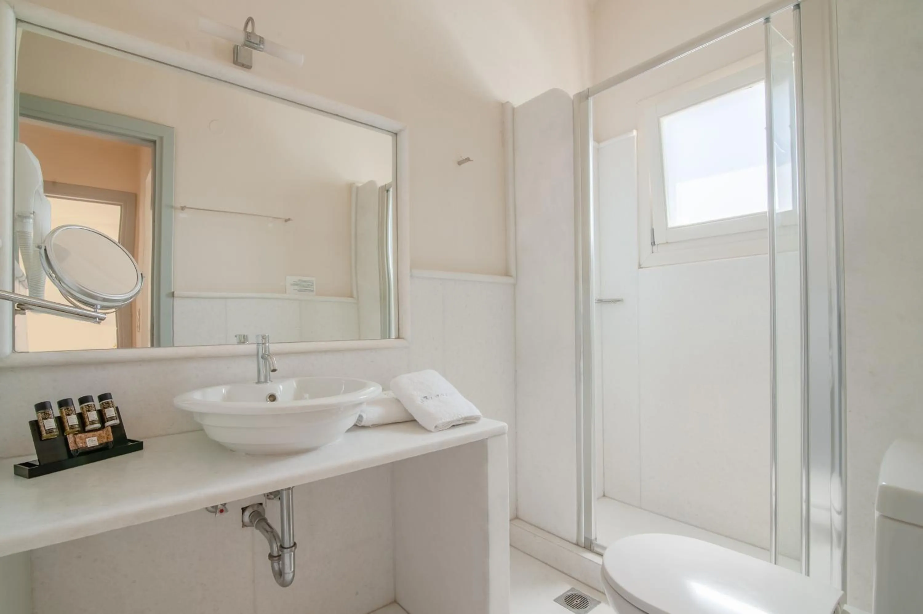 Shower in Mimoza