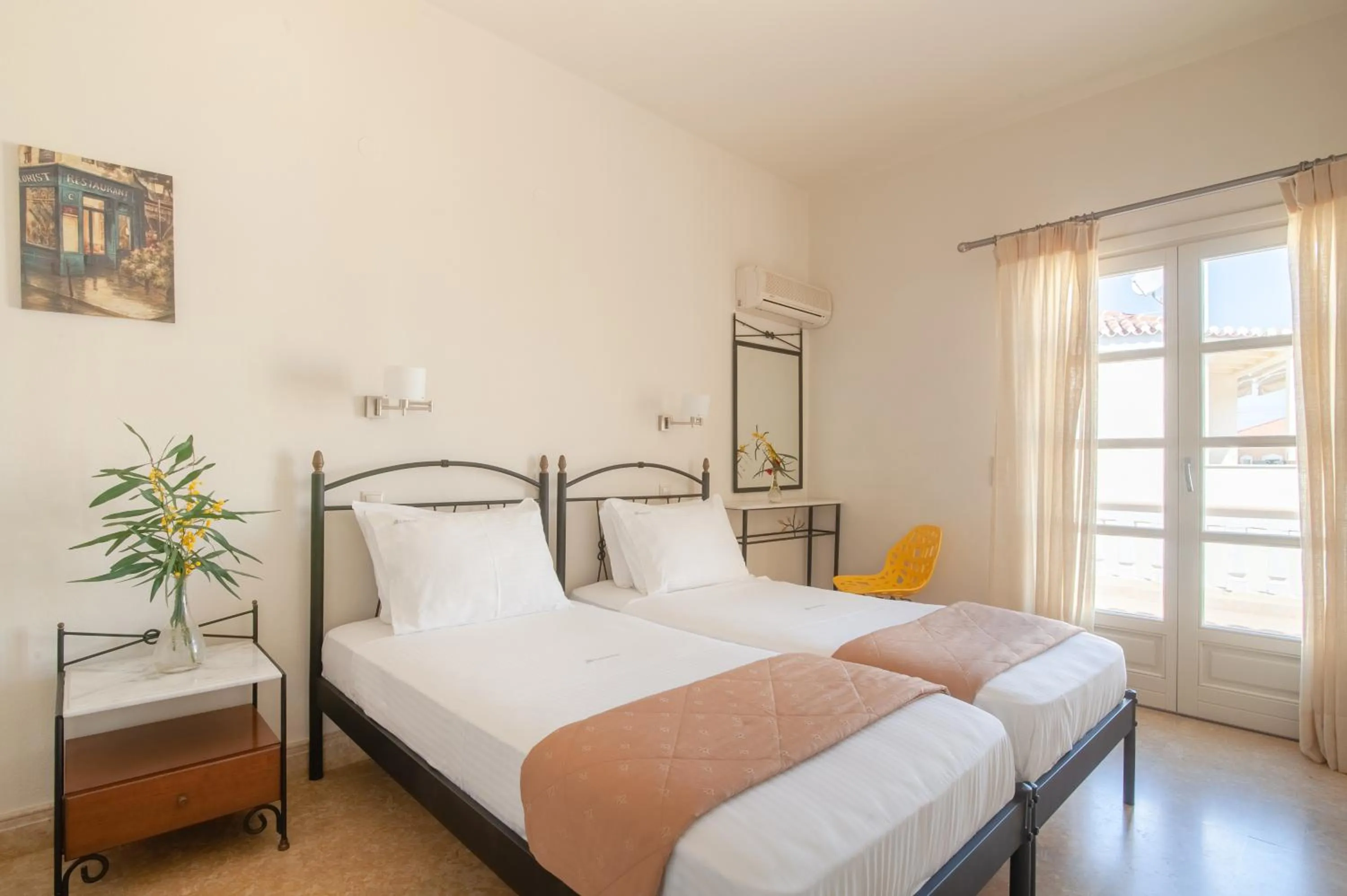 Bedroom, Bed in Mimoza