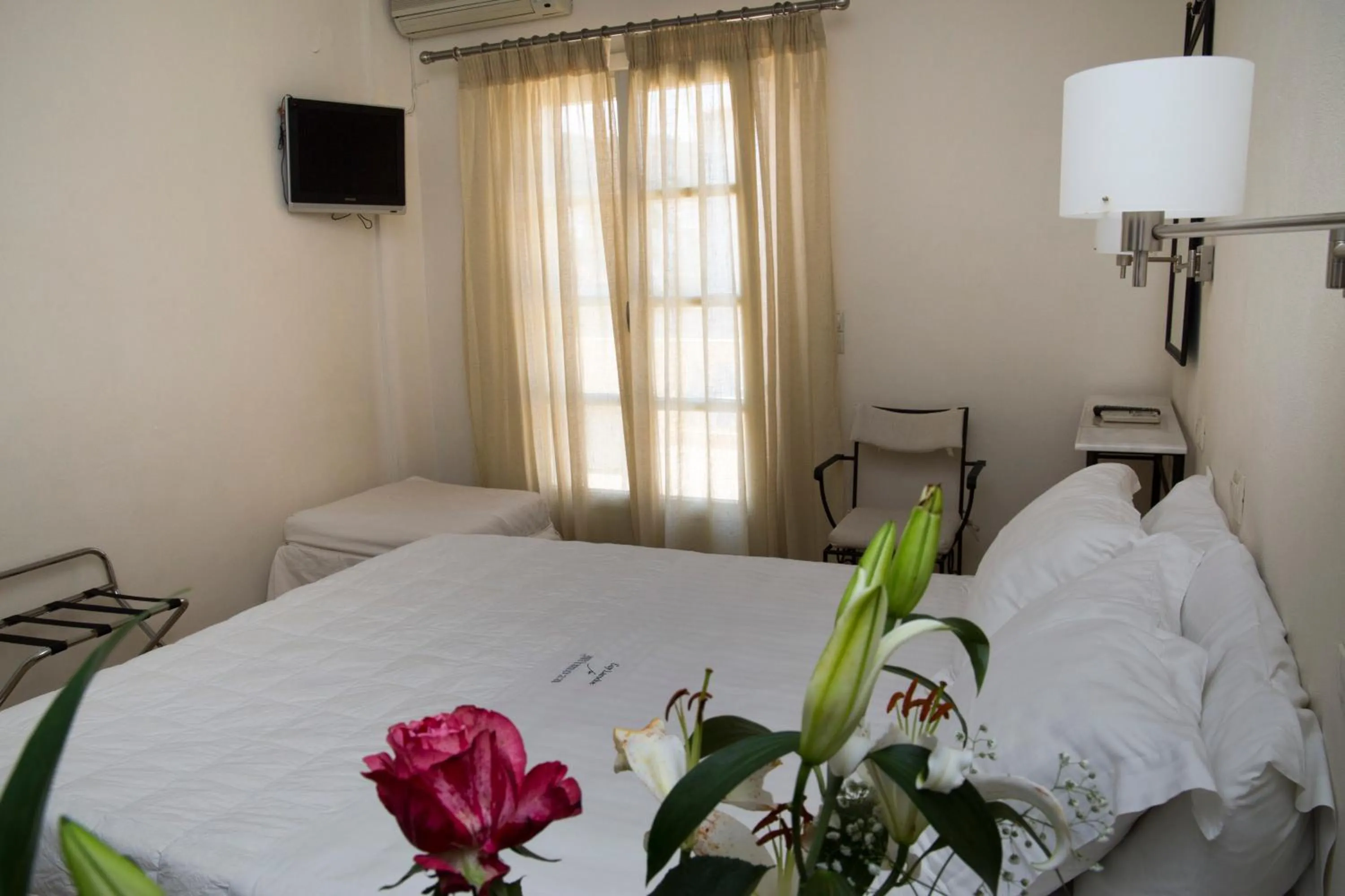 Bedroom, Bed in Mimoza
