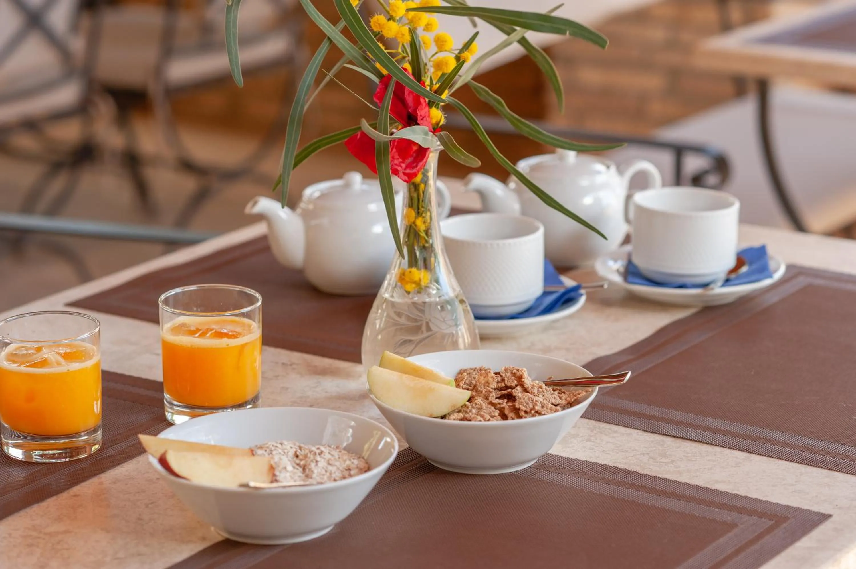 Buffet breakfast in Mimoza