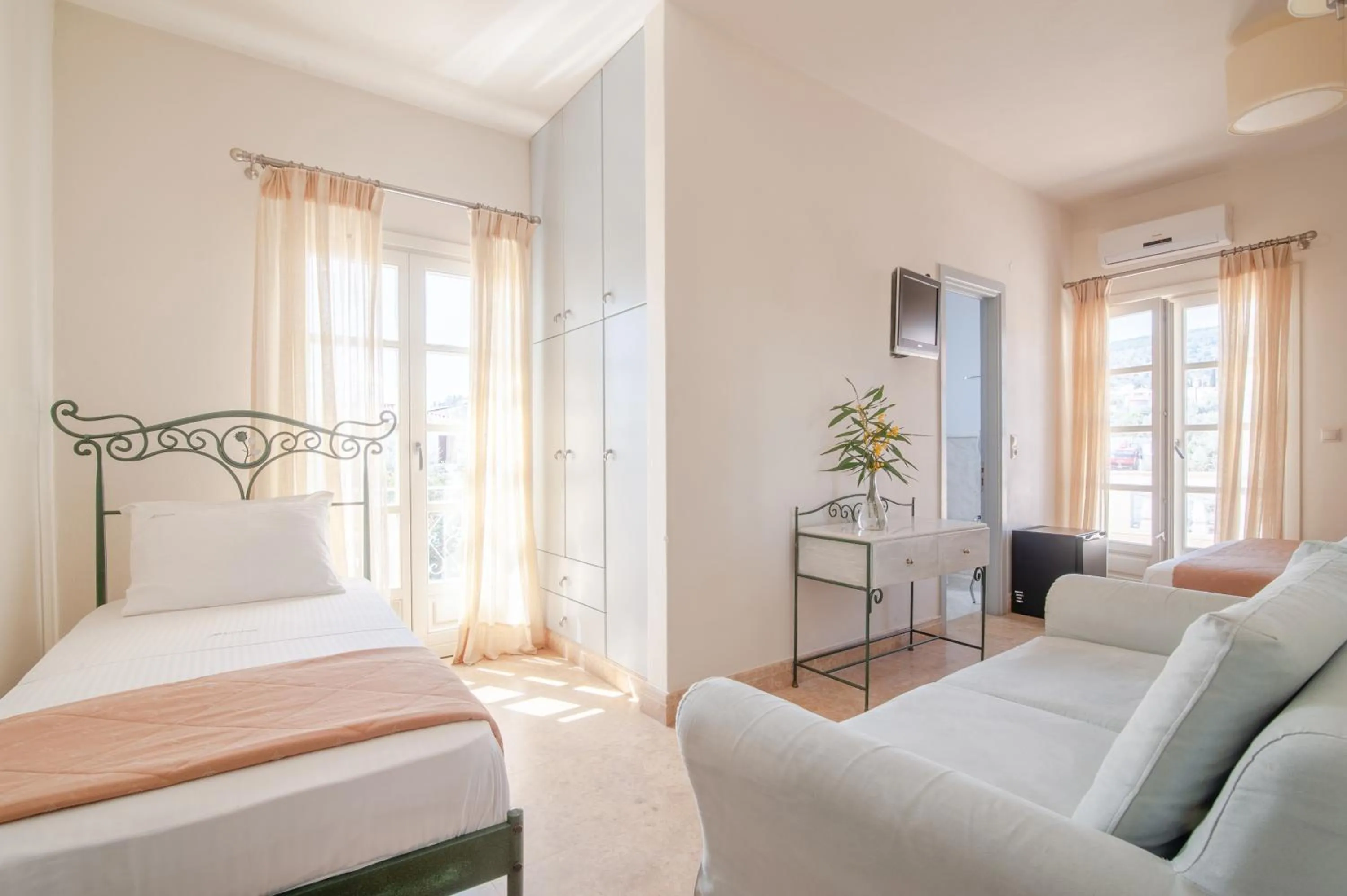 Balcony/Terrace, Bed in Mimoza