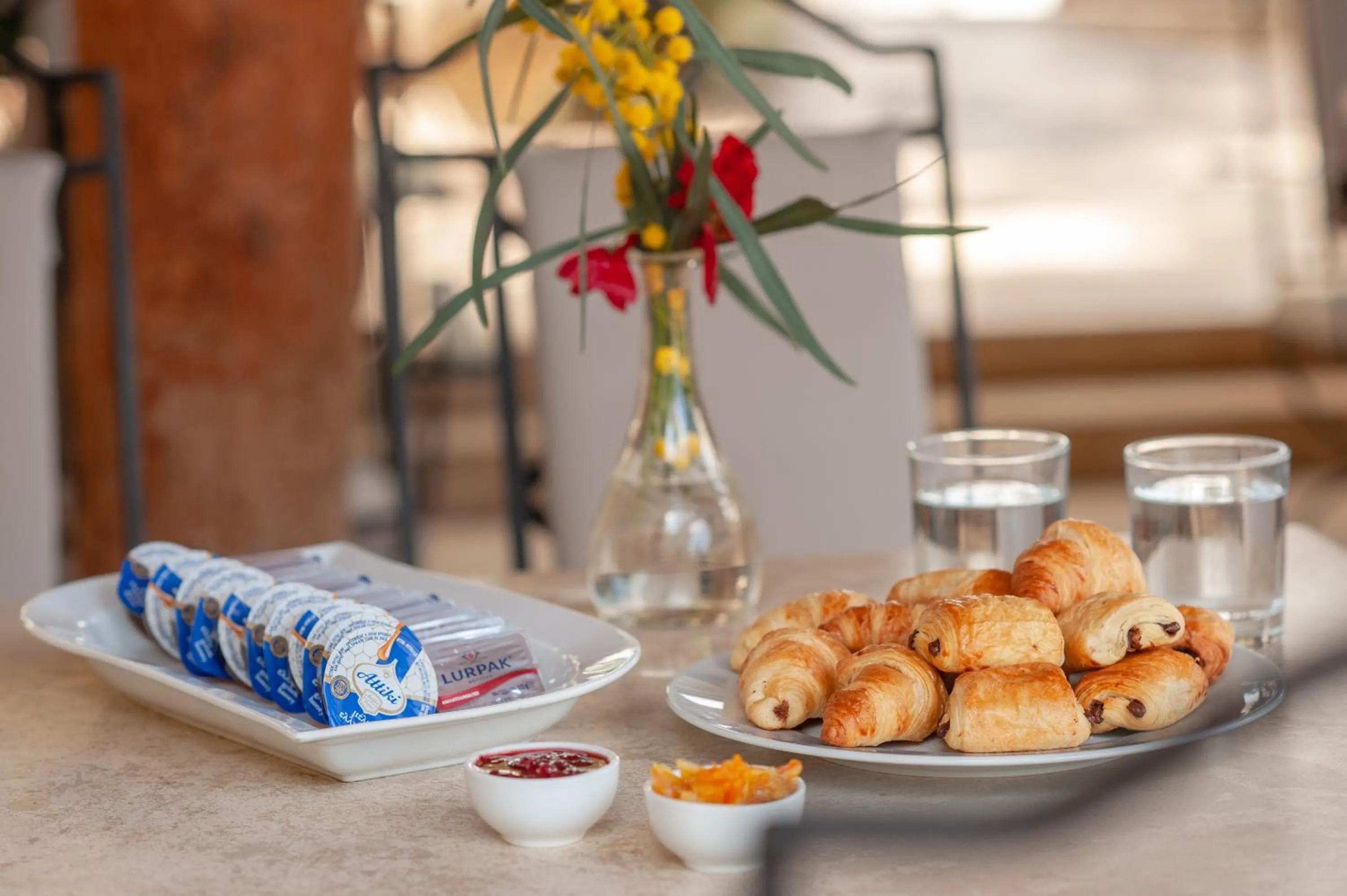 Buffet breakfast in Mimoza
