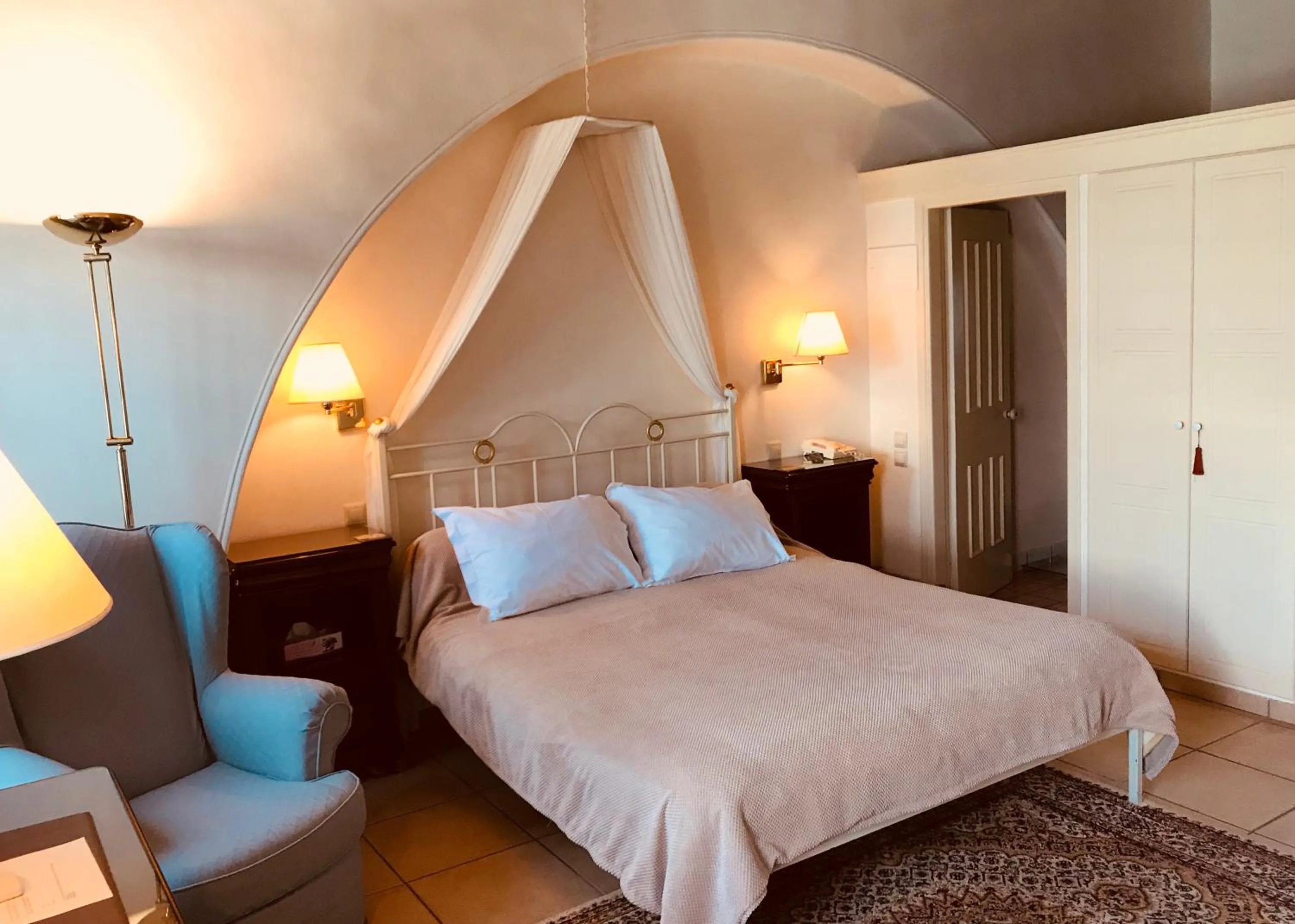 Bed in Economou Mansion