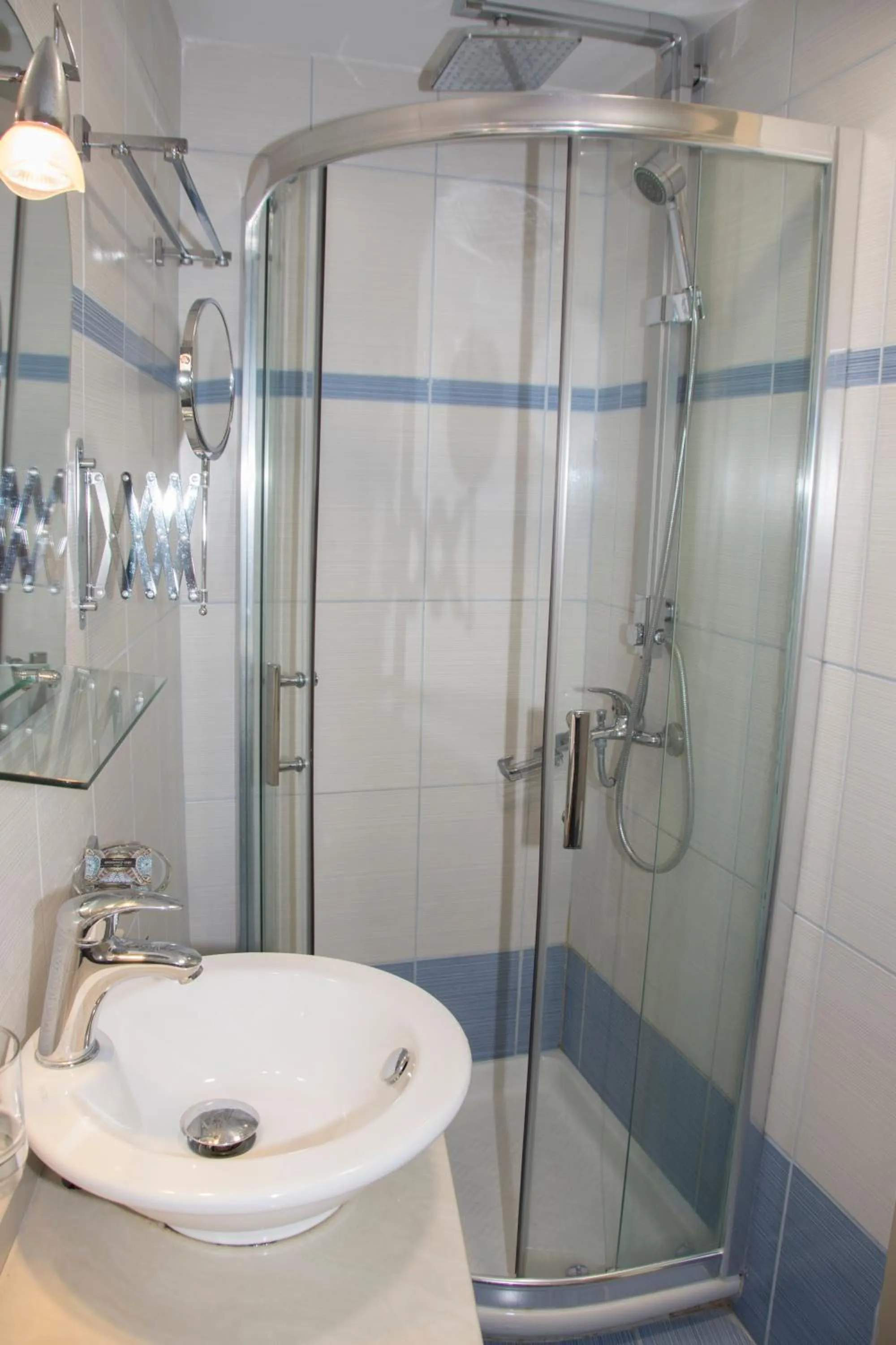 Shower in Creta Mare Hotel