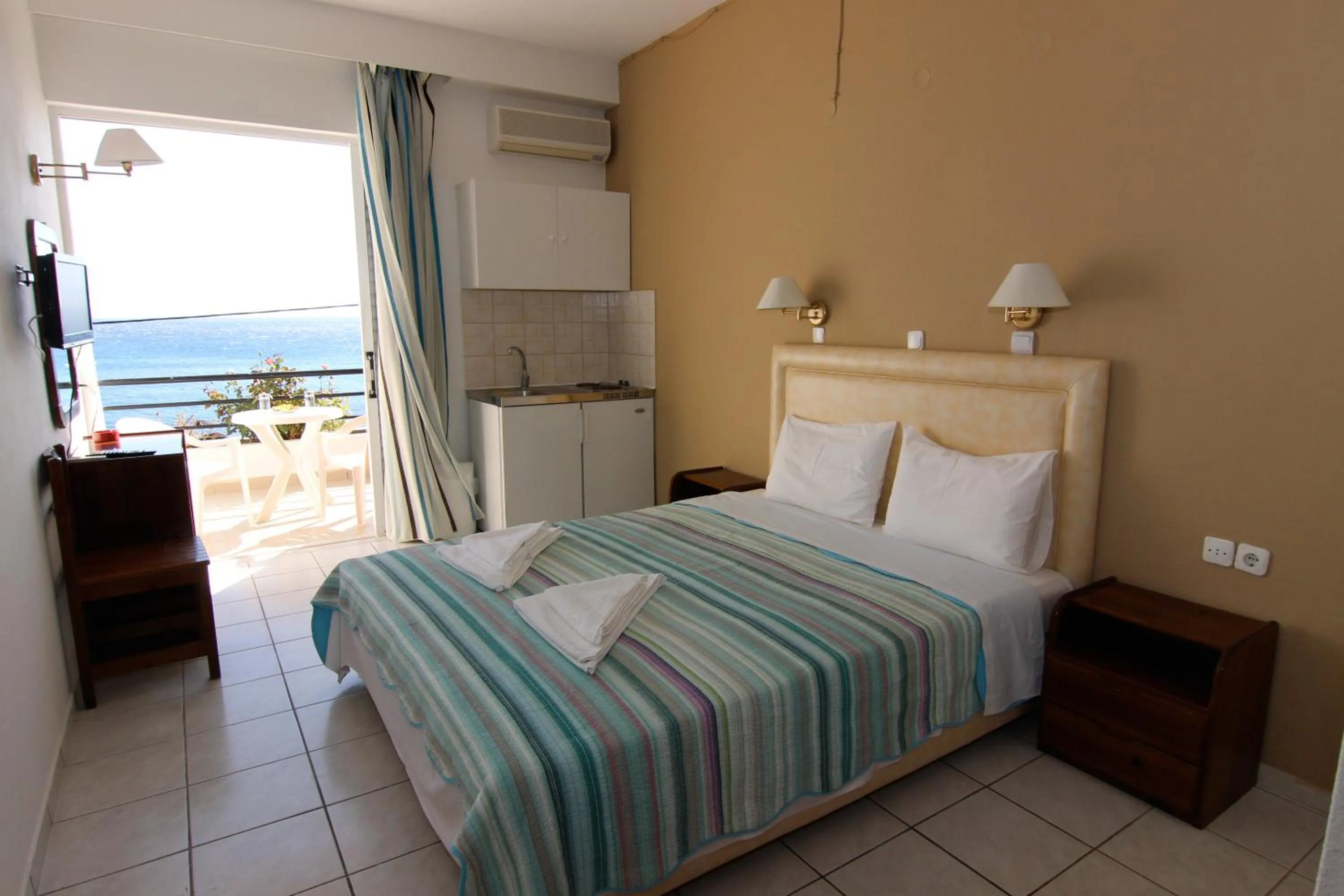Sea view, Bed in Creta Mare Hotel