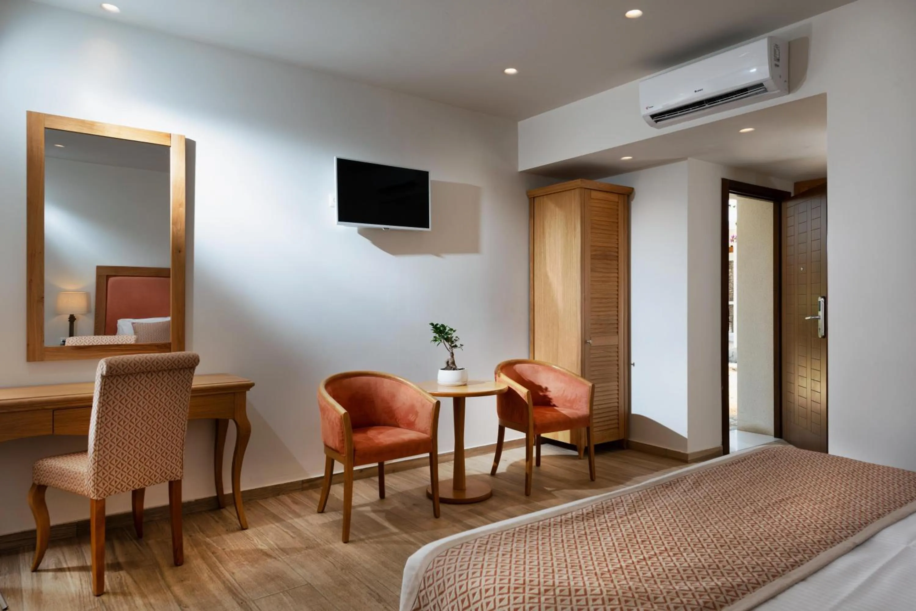 Photo of the whole room, Bed in Civitel Creta Beach