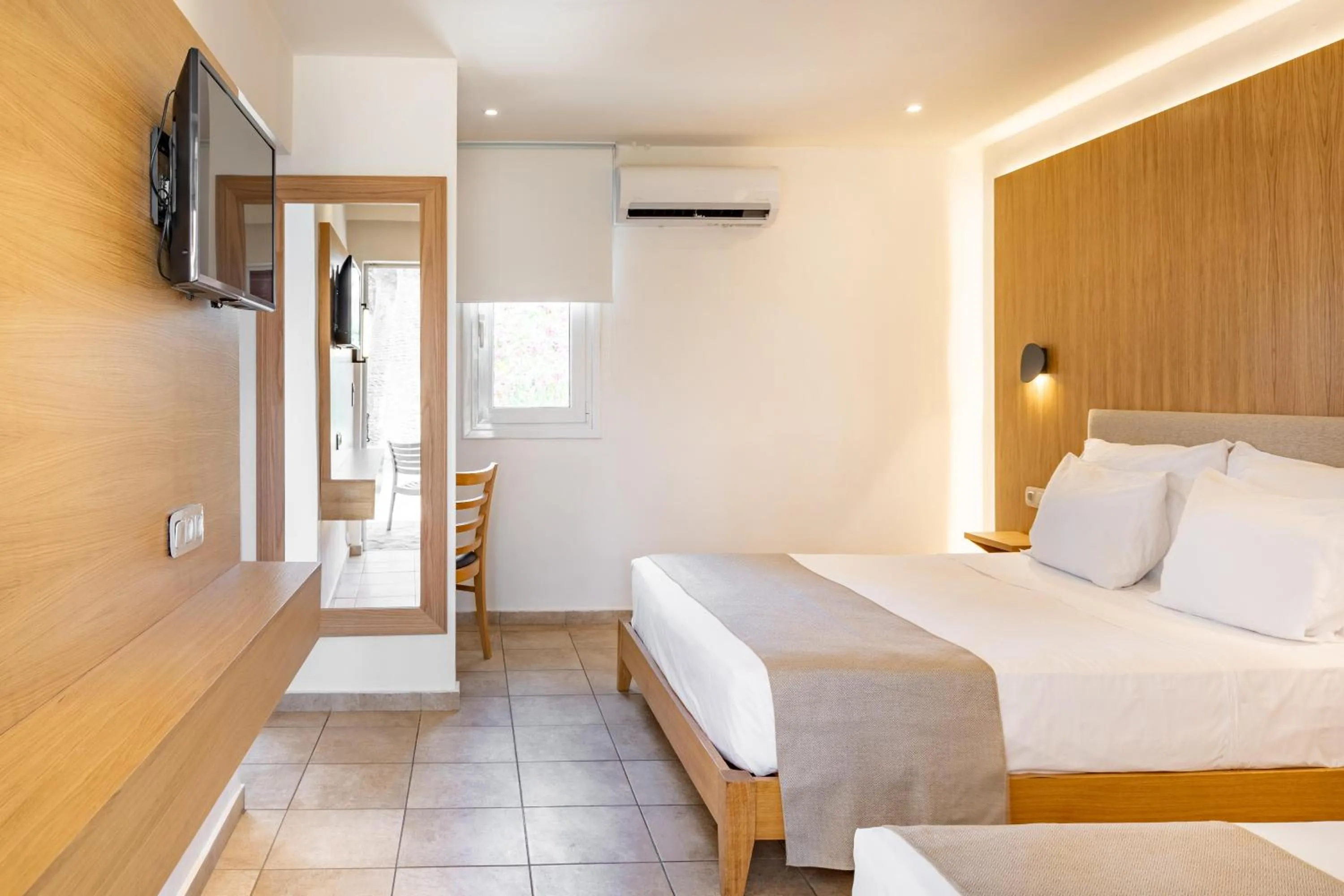 Photo of the whole room, Bed in Civitel Creta Beach