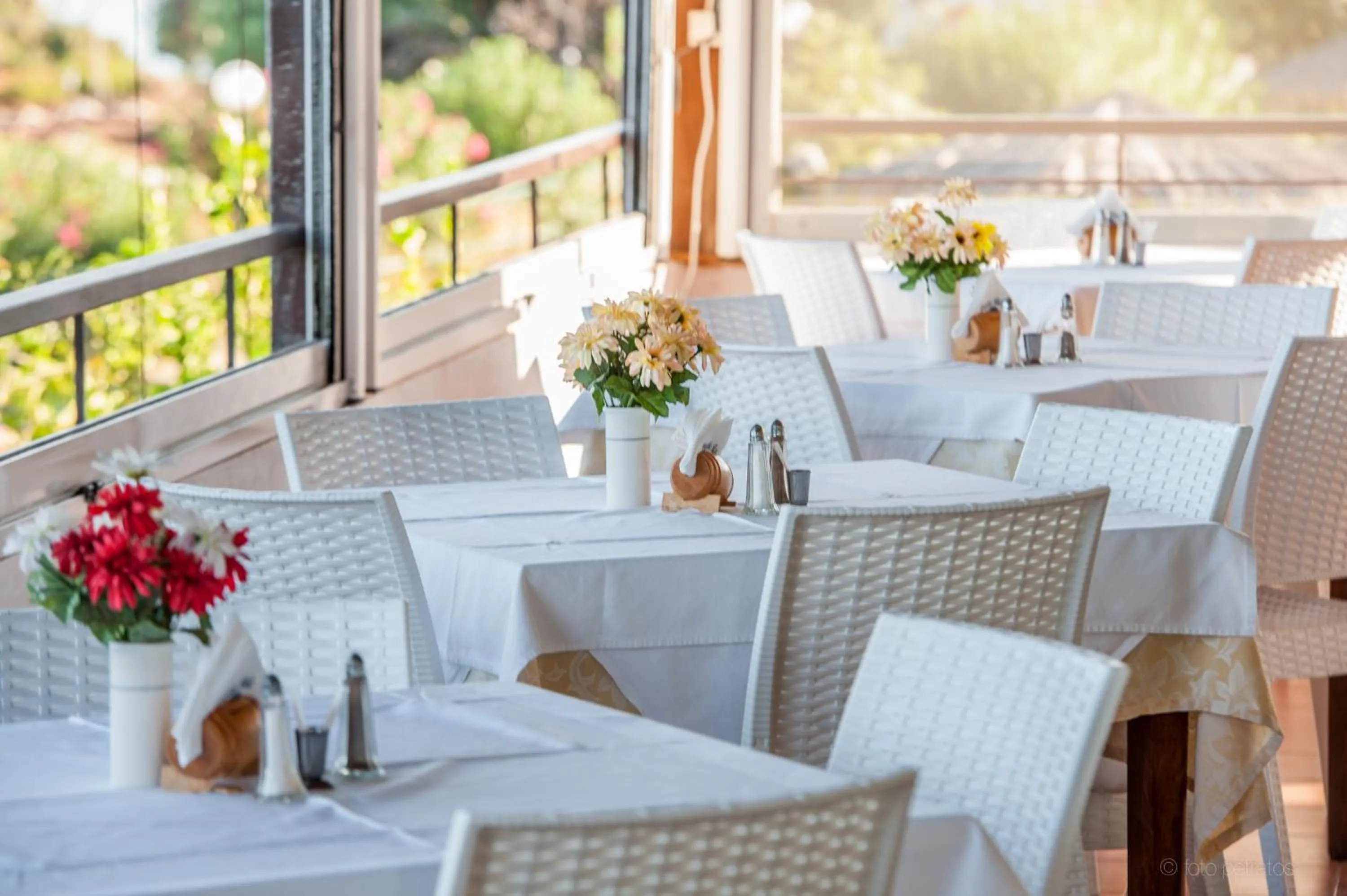 Restaurant/places to eat in Porto Skala Village Hotel