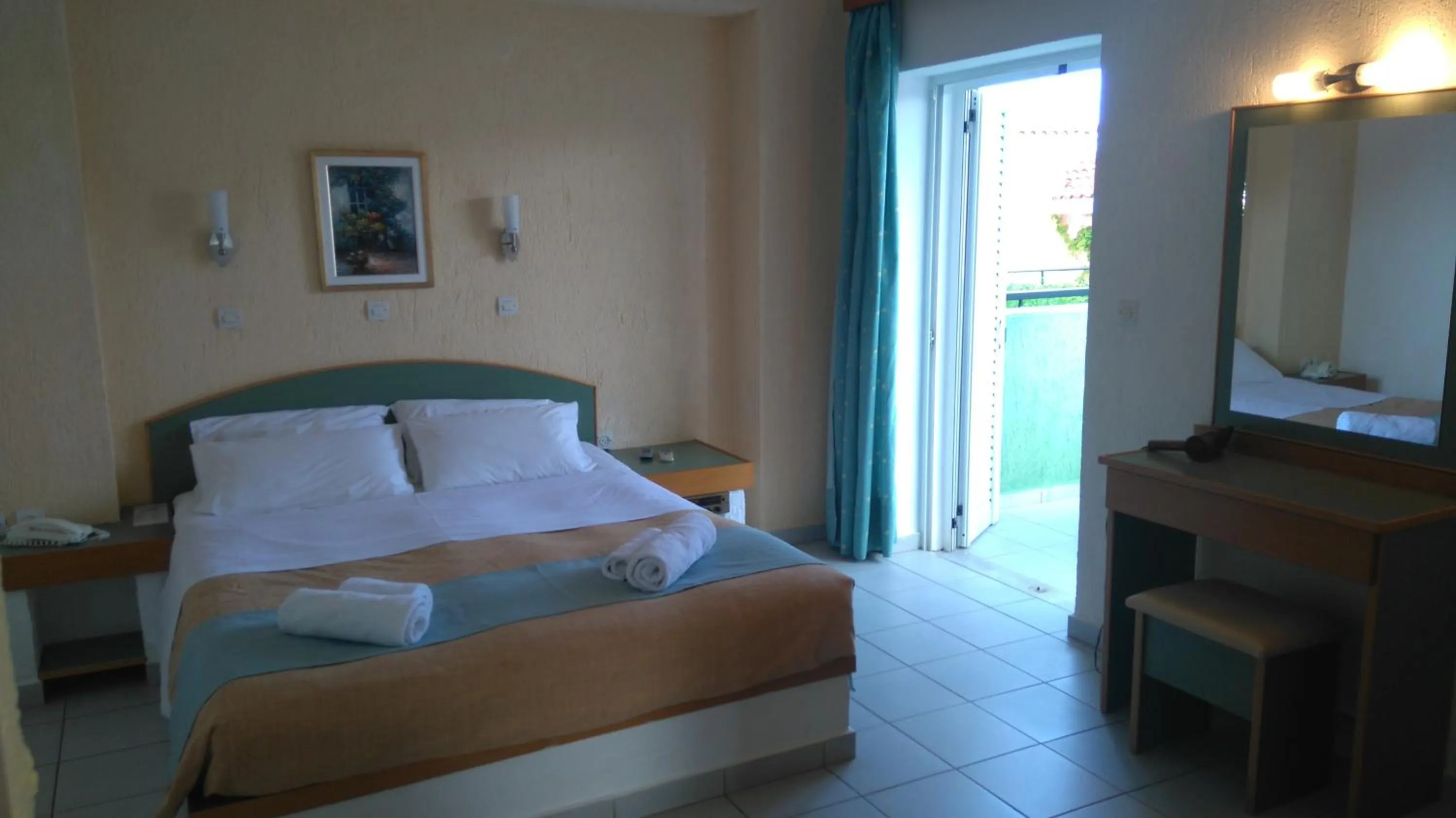 Bed in Porto Skala Village Hotel