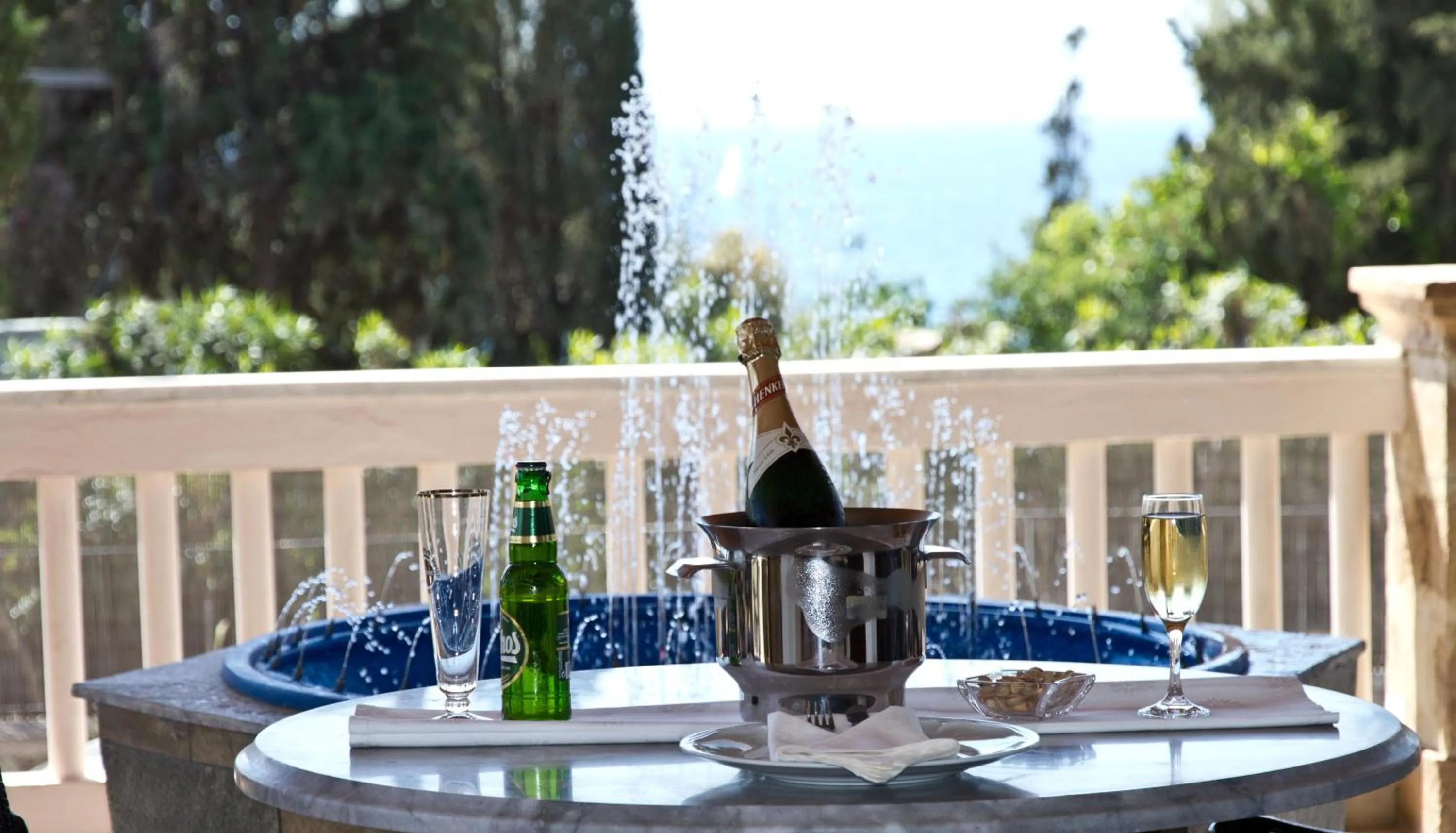 Patio in Hotel Klonos - Kyriakos Klonos