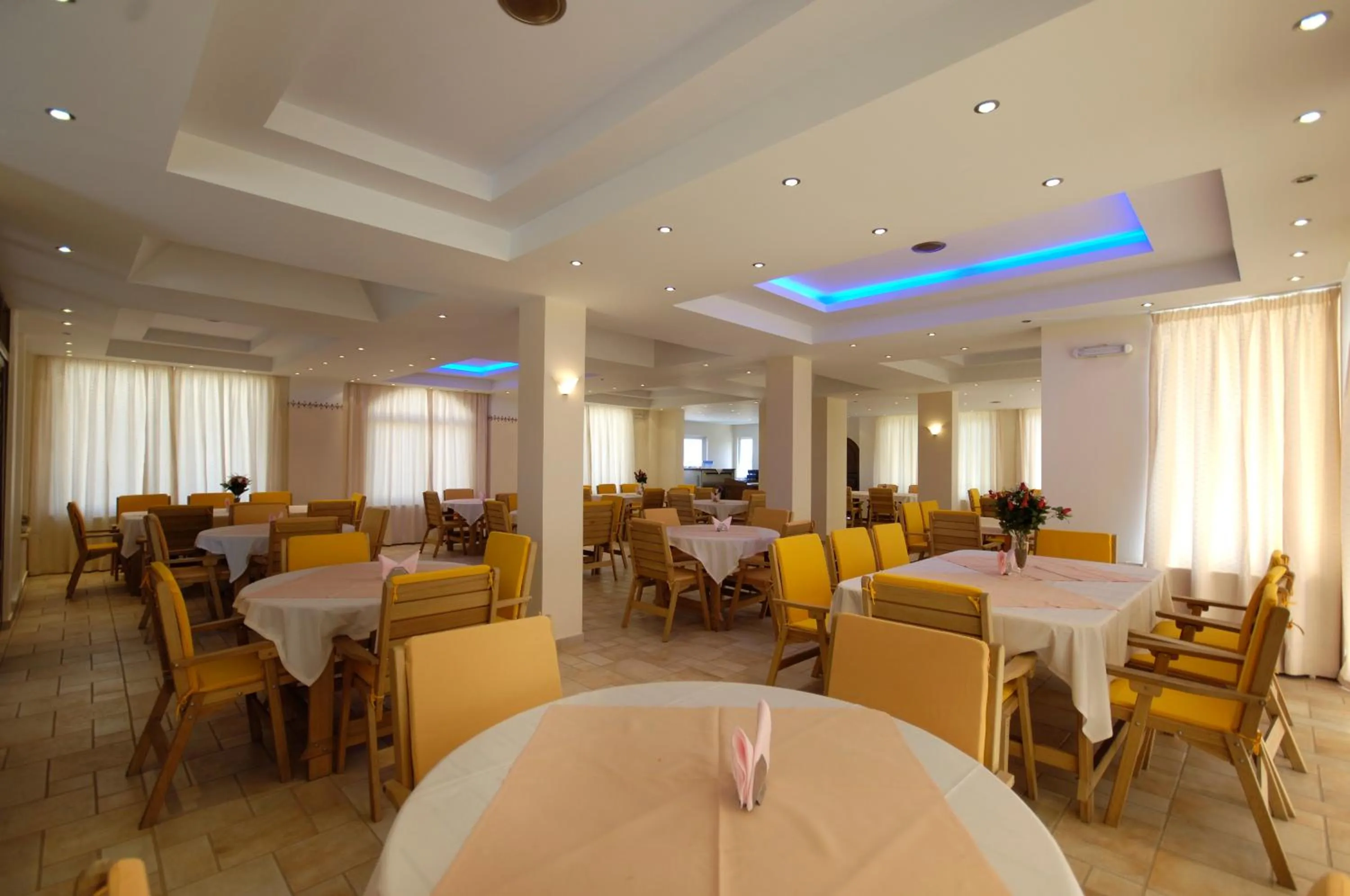 Restaurant/places to eat in Hotel Klonos - Kyriakos Klonos