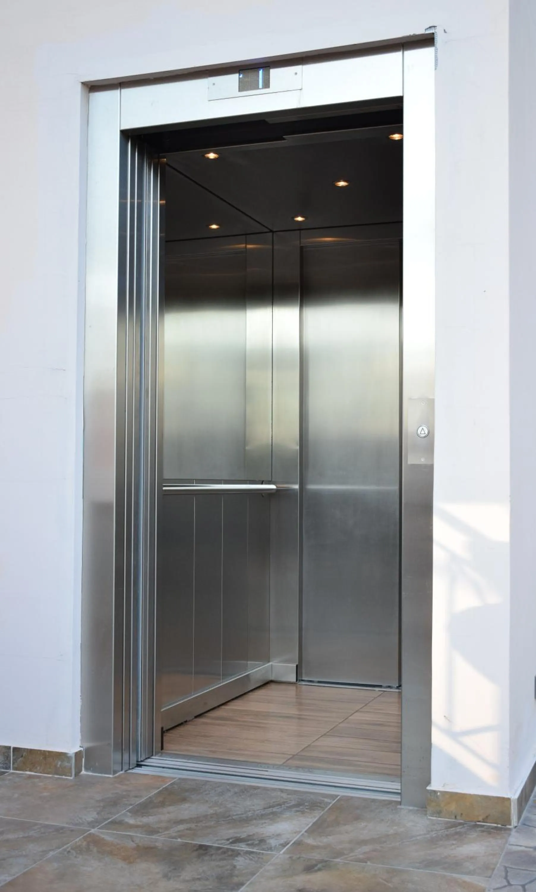 elevator in Hotel Klonos - Kyriakos Klonos