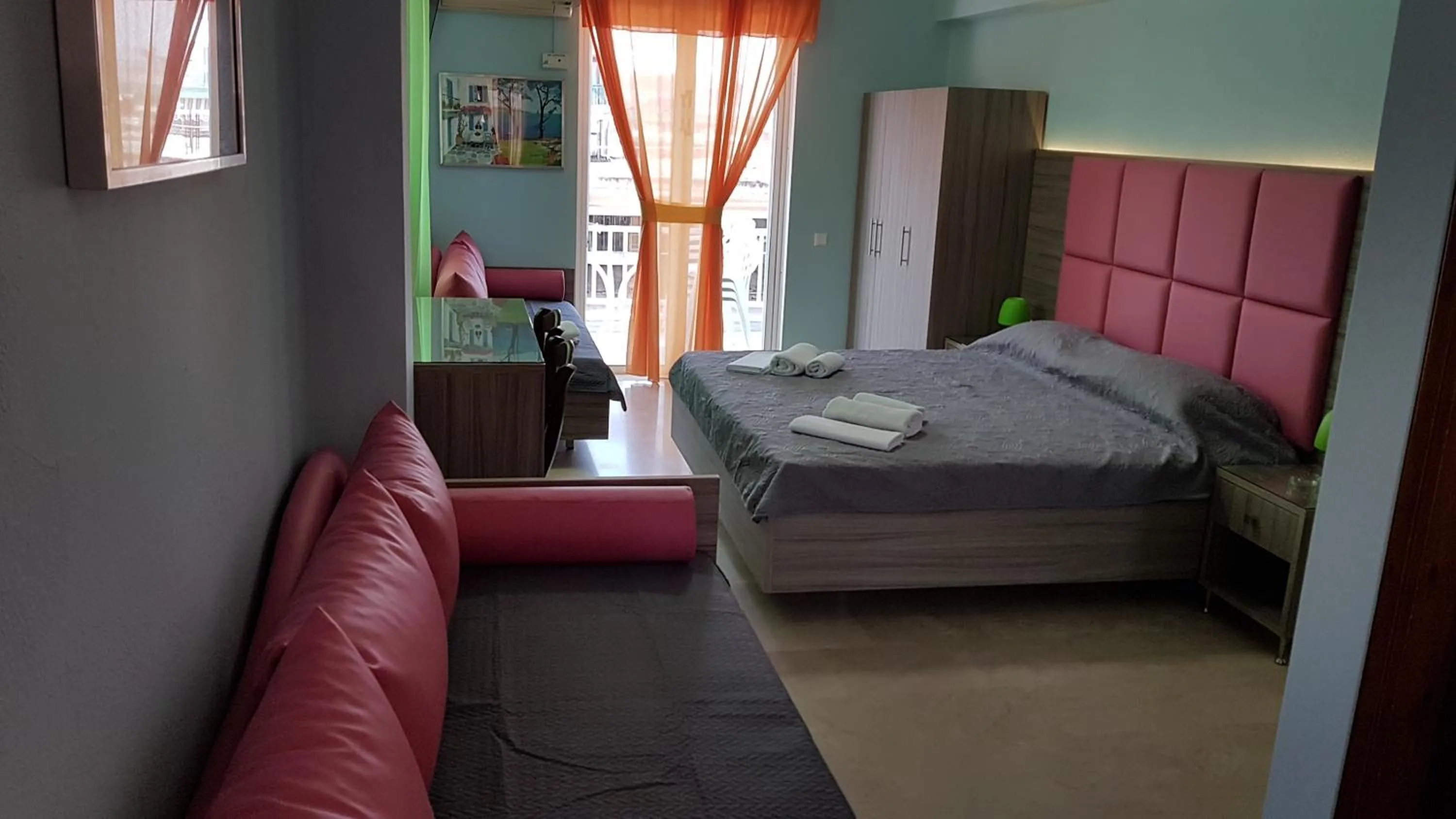 Bed in Hotel White Rose Beach