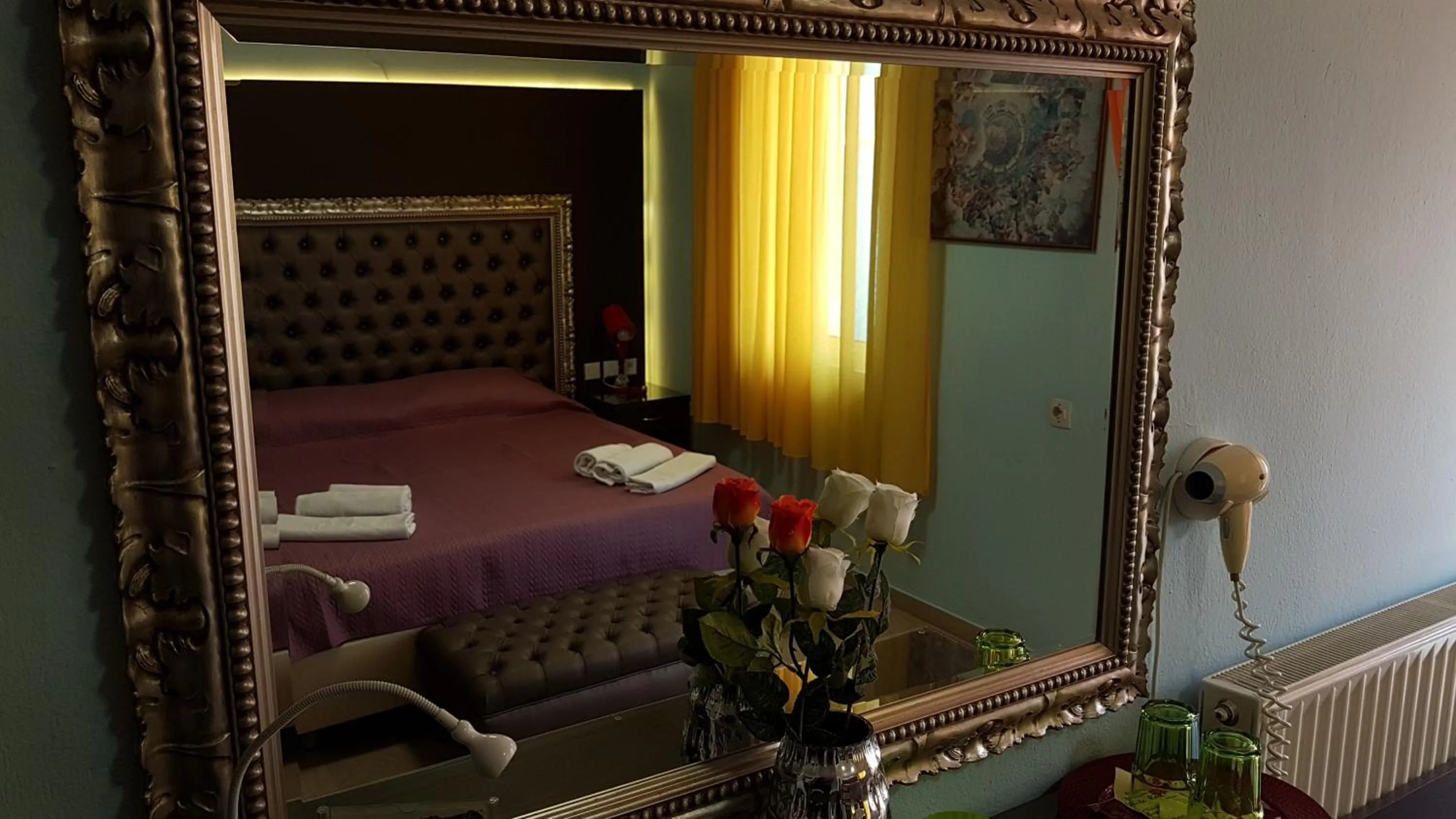 Photo of the whole room in Hotel White Rose Beach