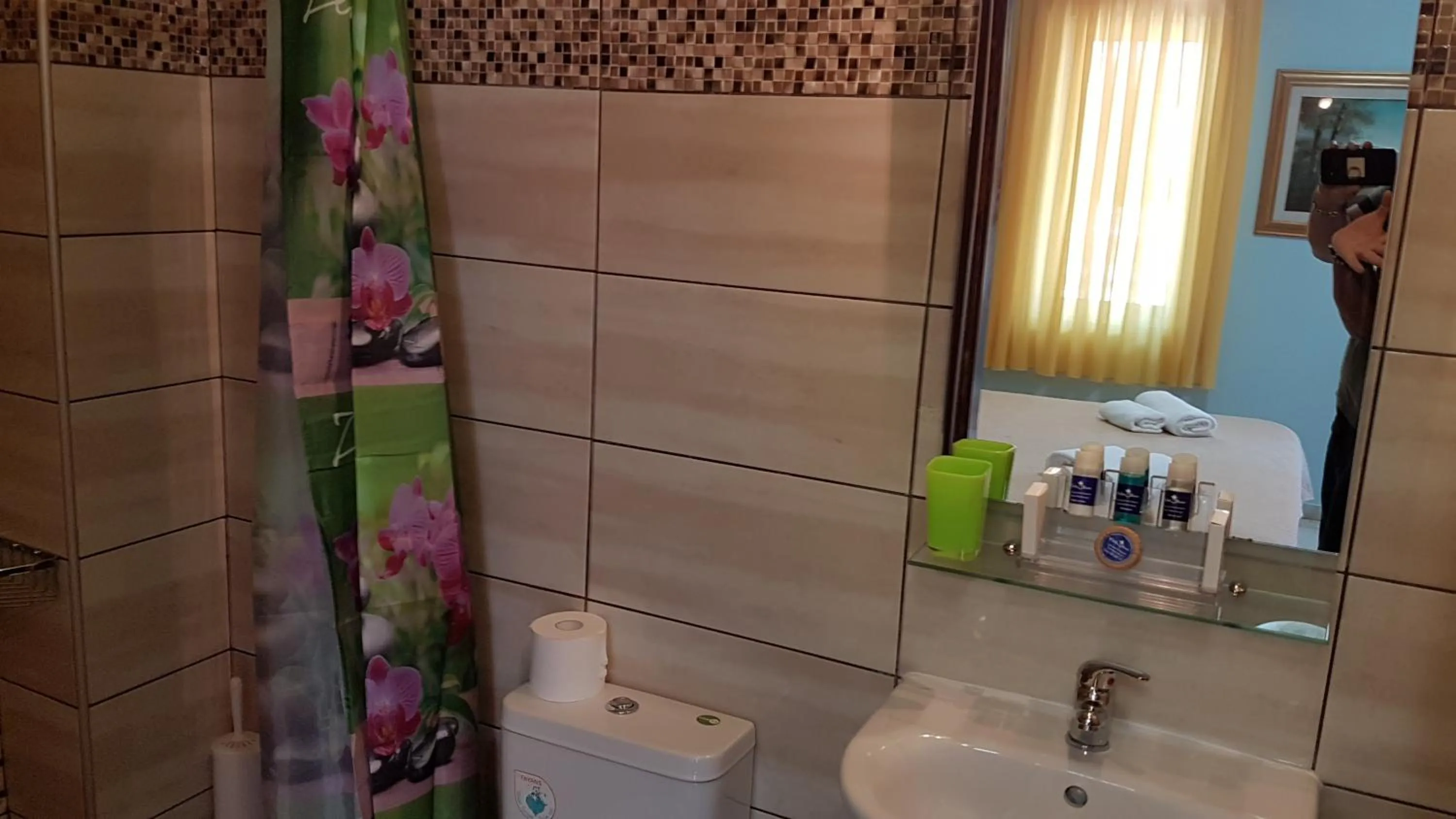 Bathroom in Hotel White Rose Beach