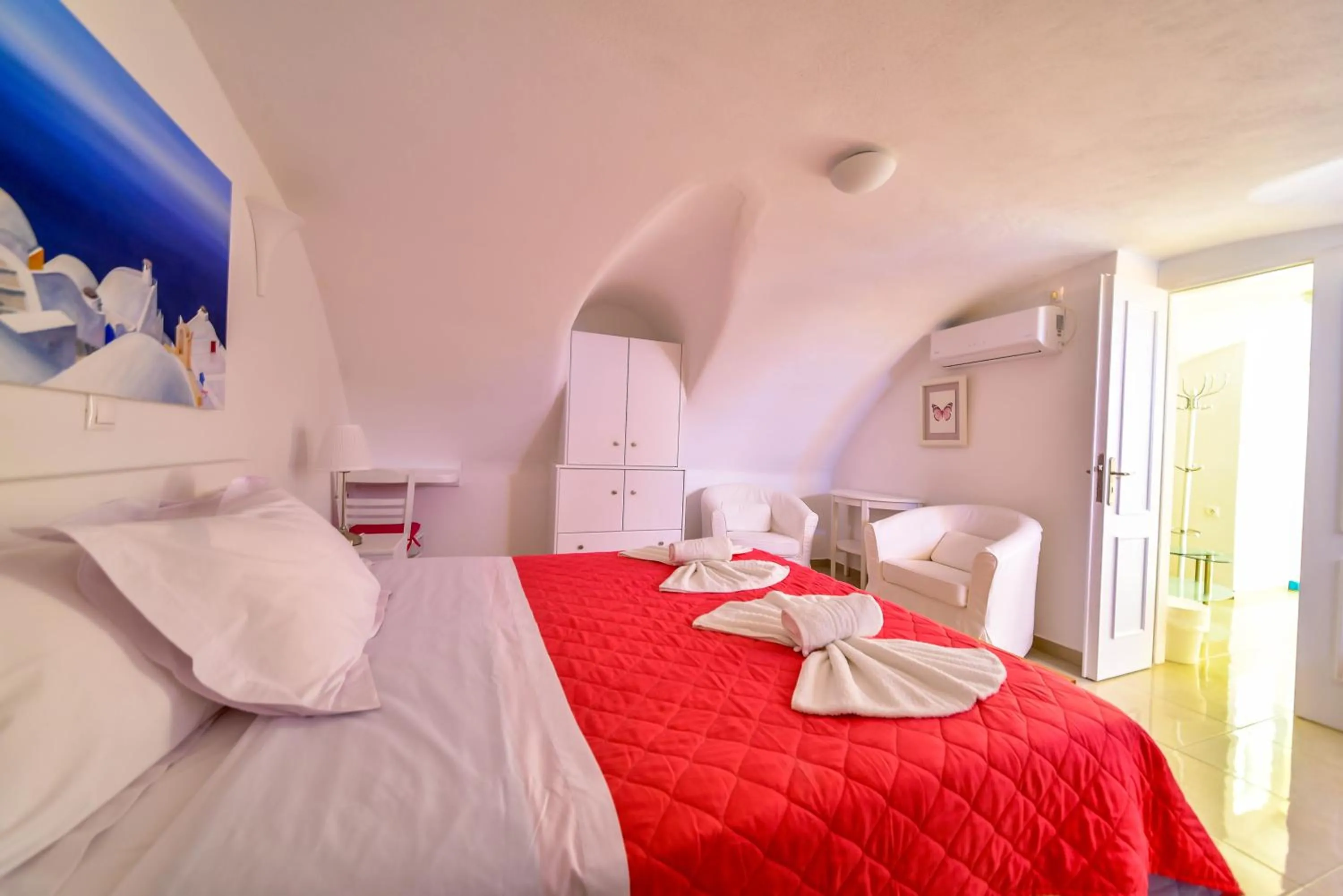 Photo of the whole room, Bed in Caldera View Resort - Adults Only