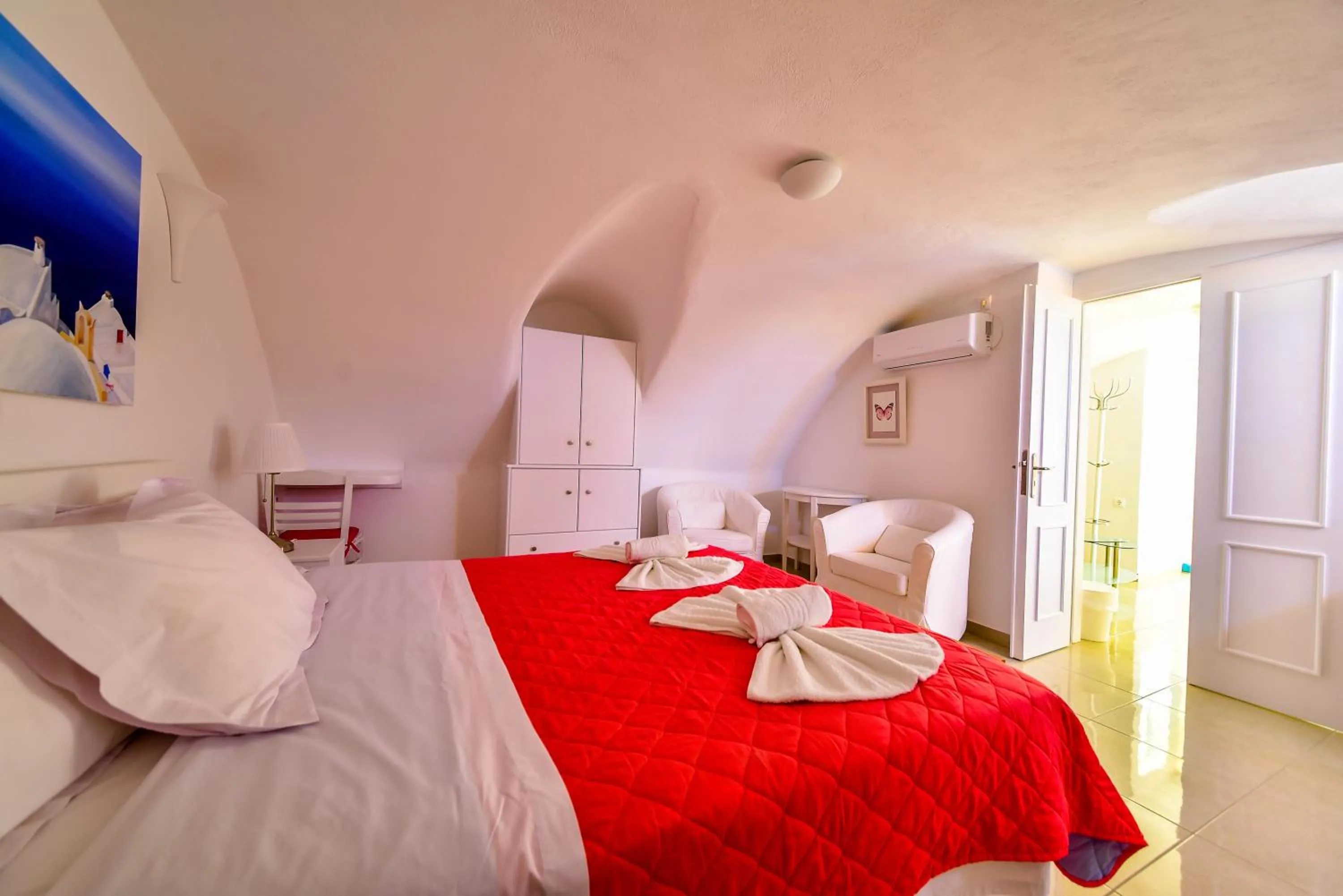 Photo of the whole room, Bed in Caldera View Resort - Adults Only