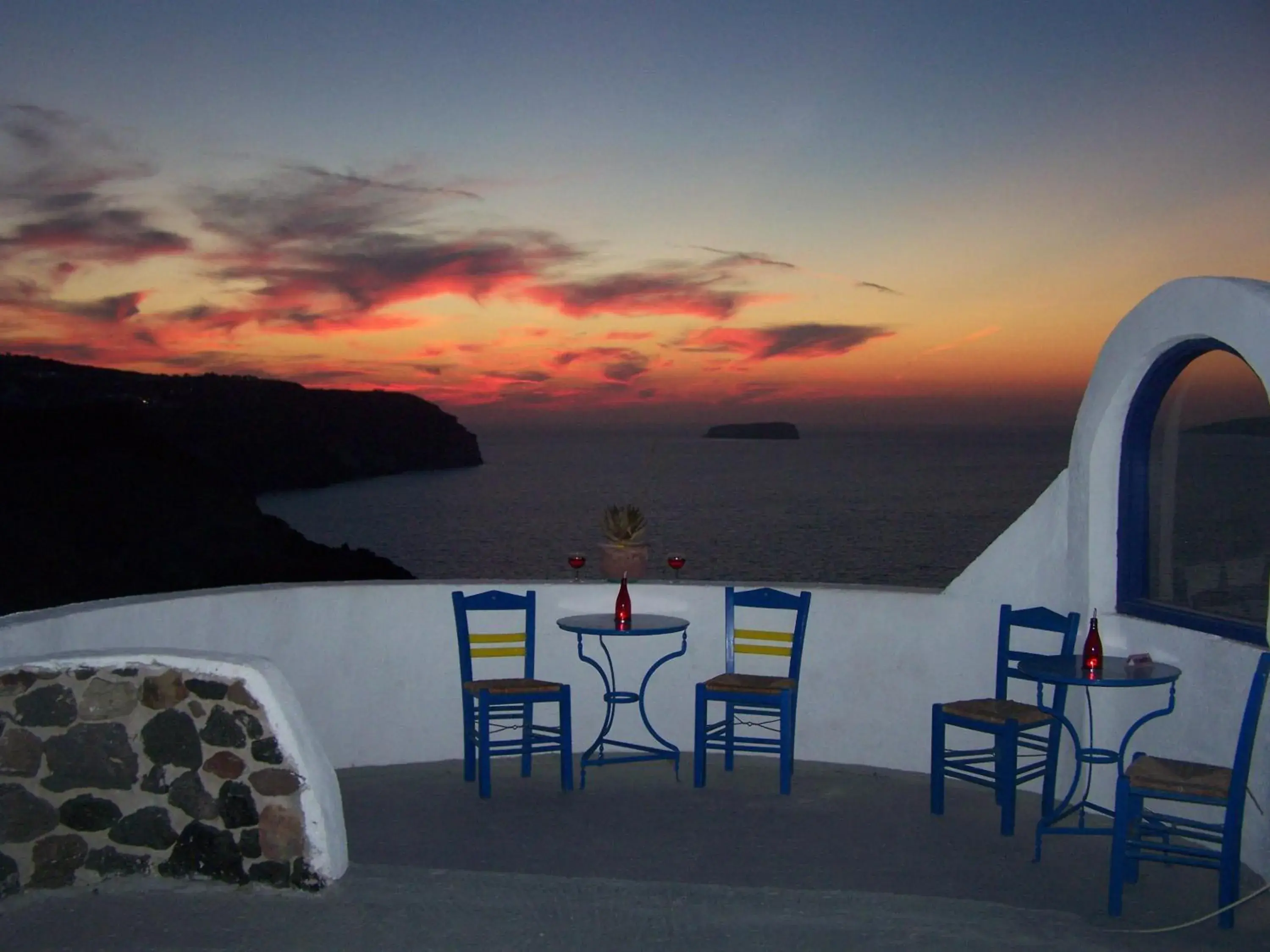 Lounge or bar in Caldera View Resort - Adults Only Lounge or bar in Caldera View Resort - Adults Only