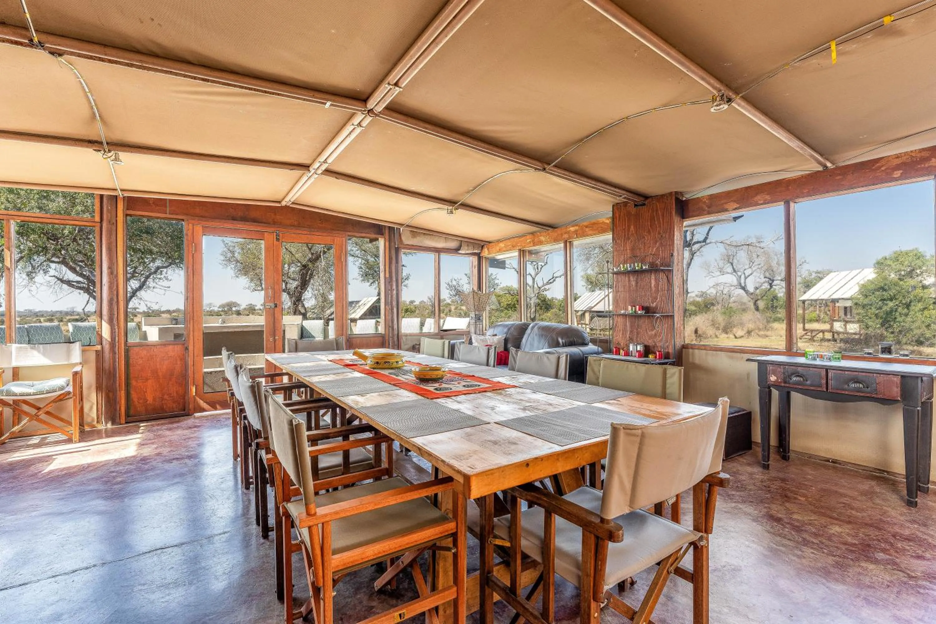 Restaurant/places to eat in Buffelshoek Tented Camp