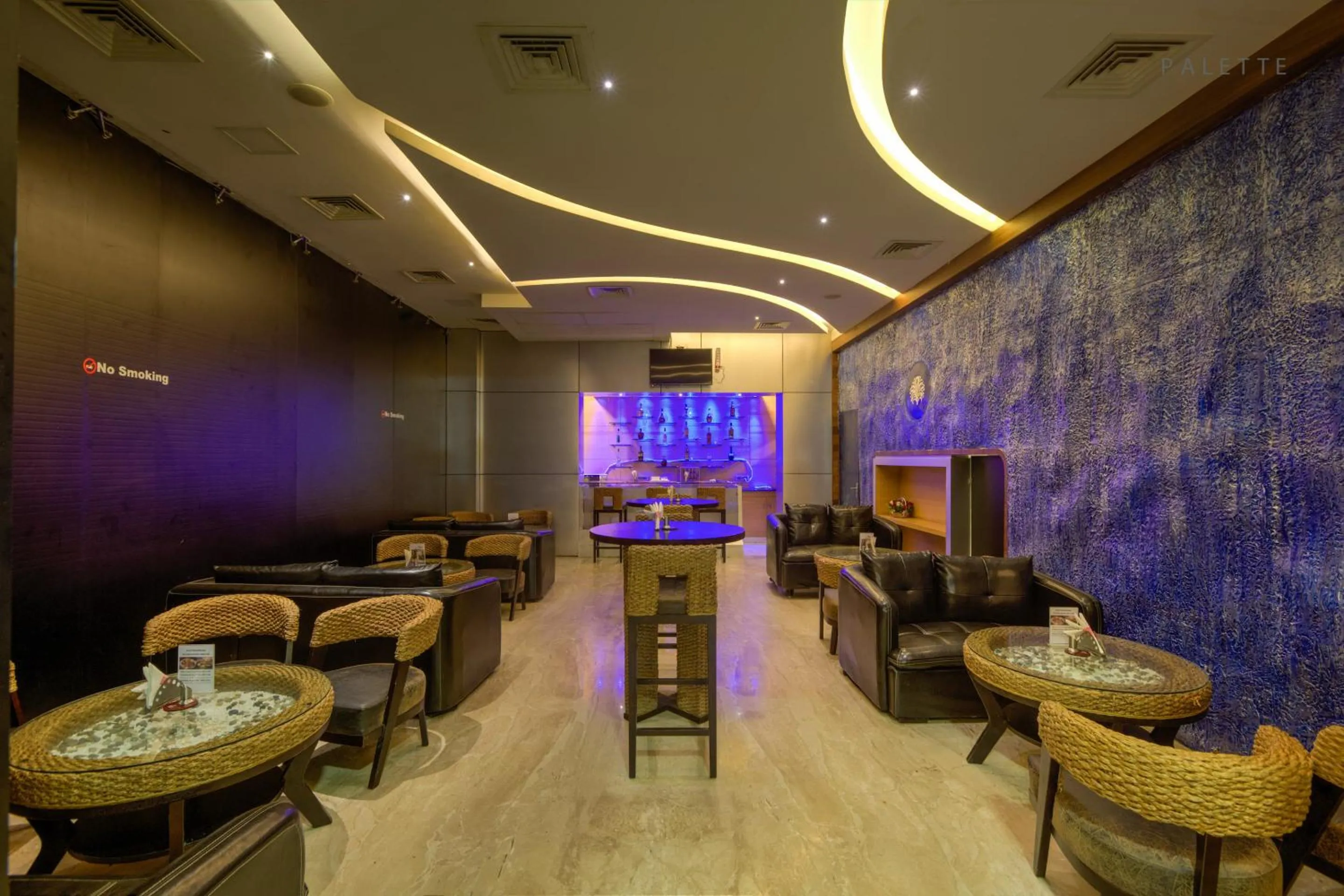 Lounge or bar in Hotel Pioneer Grand Palace