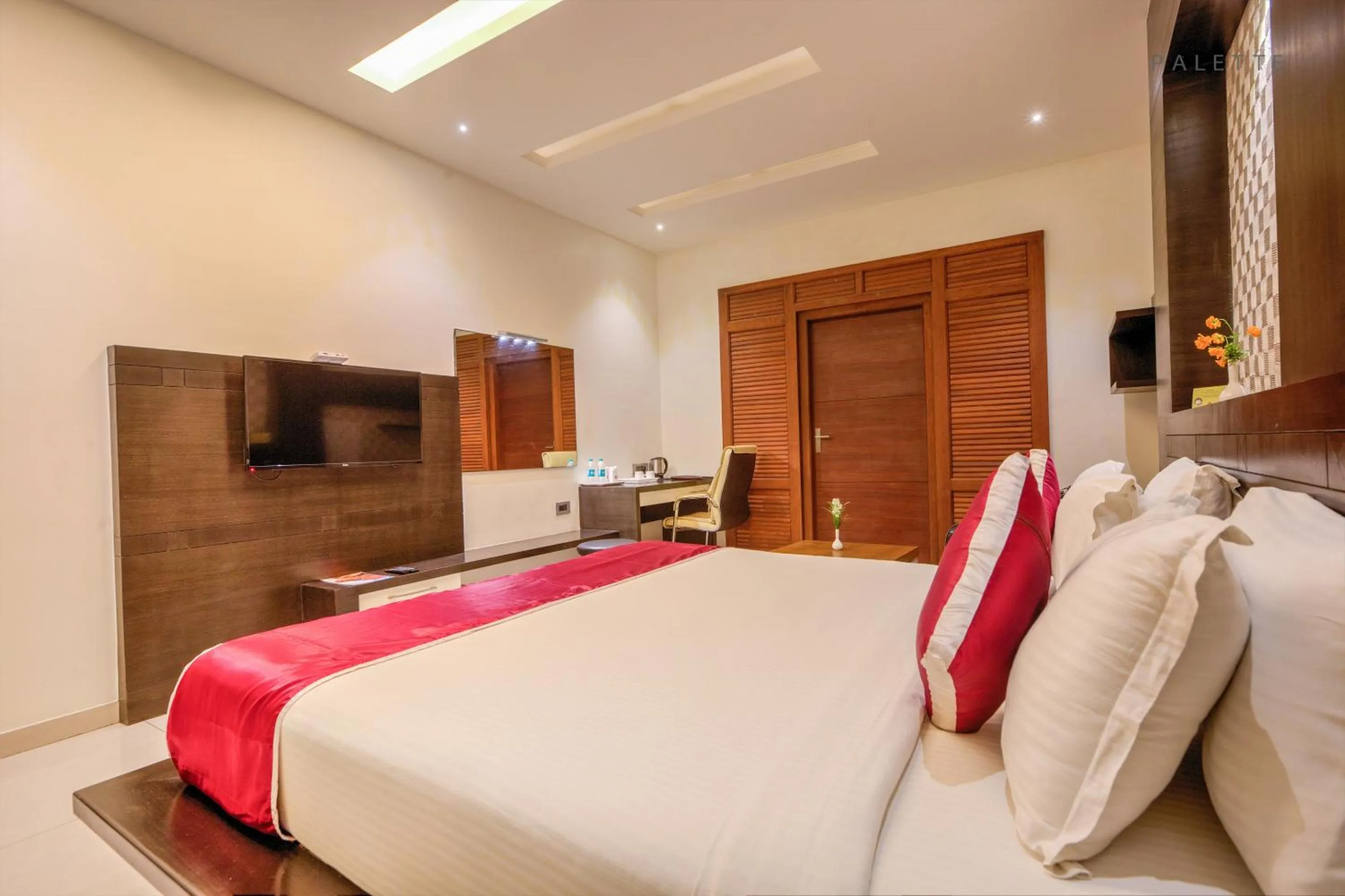 Bed in Hotel Pioneer Grand Palace