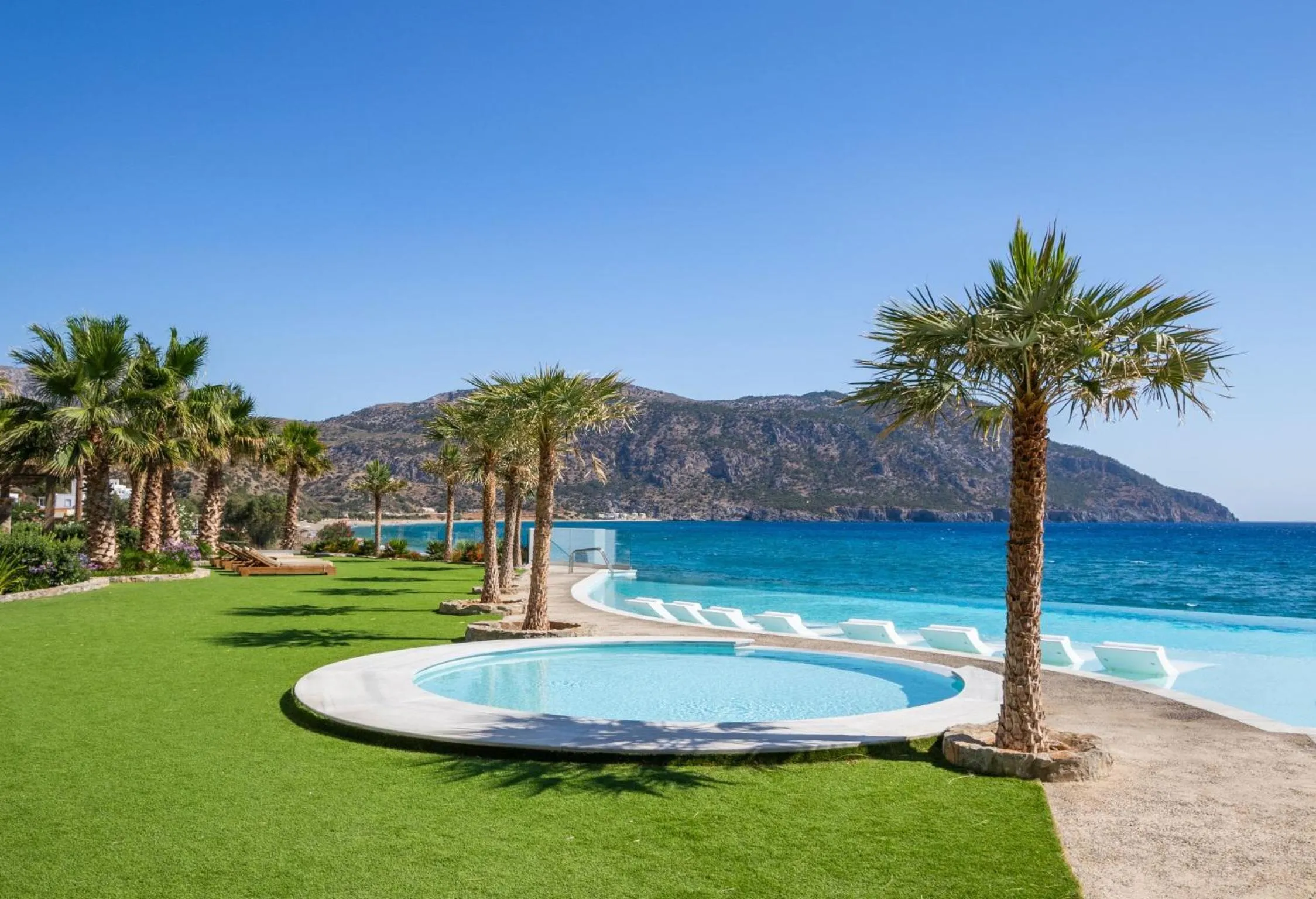 Swimming pool in Konstantinos Palace