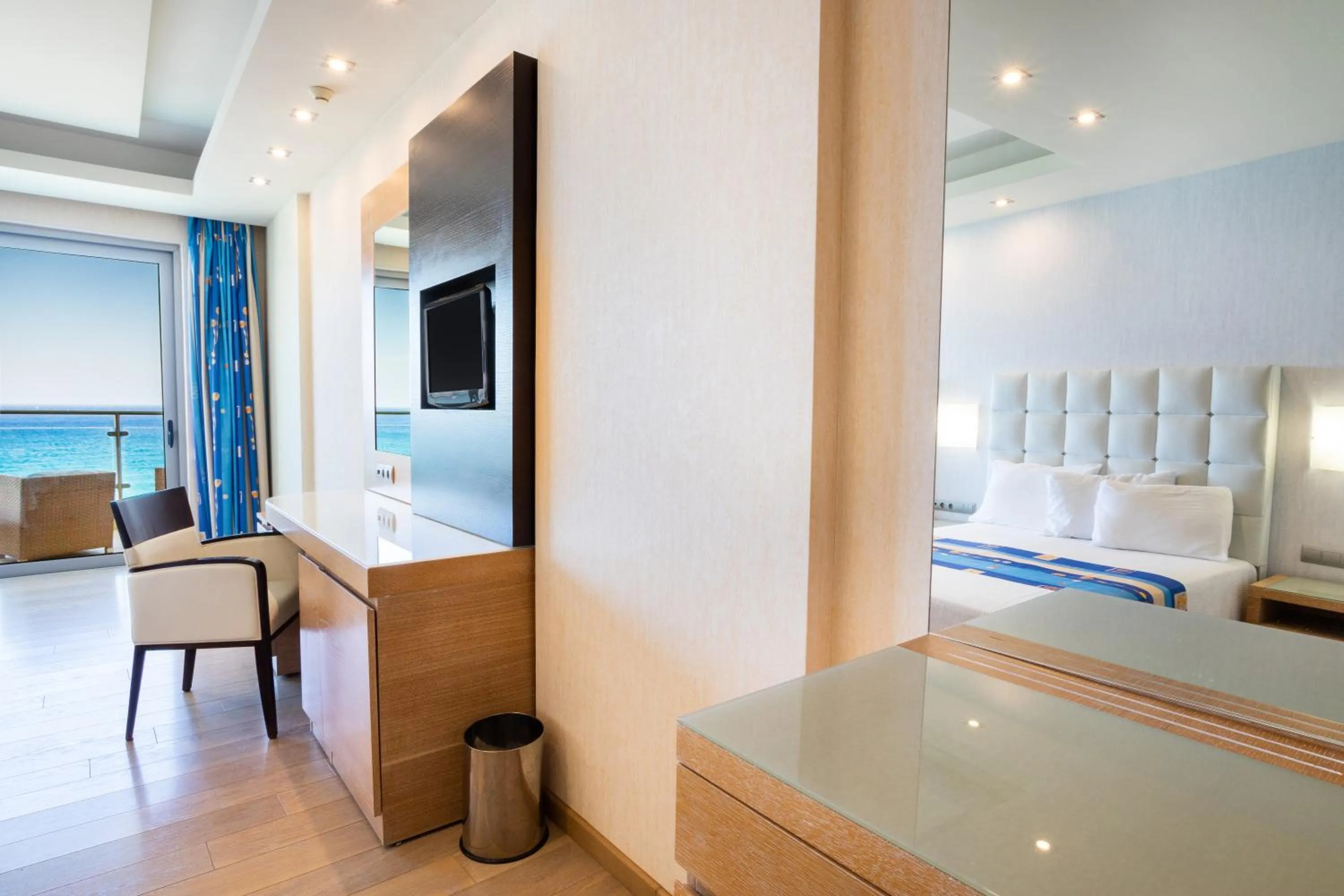 TV and multimedia, Bed in Konstantinos Palace