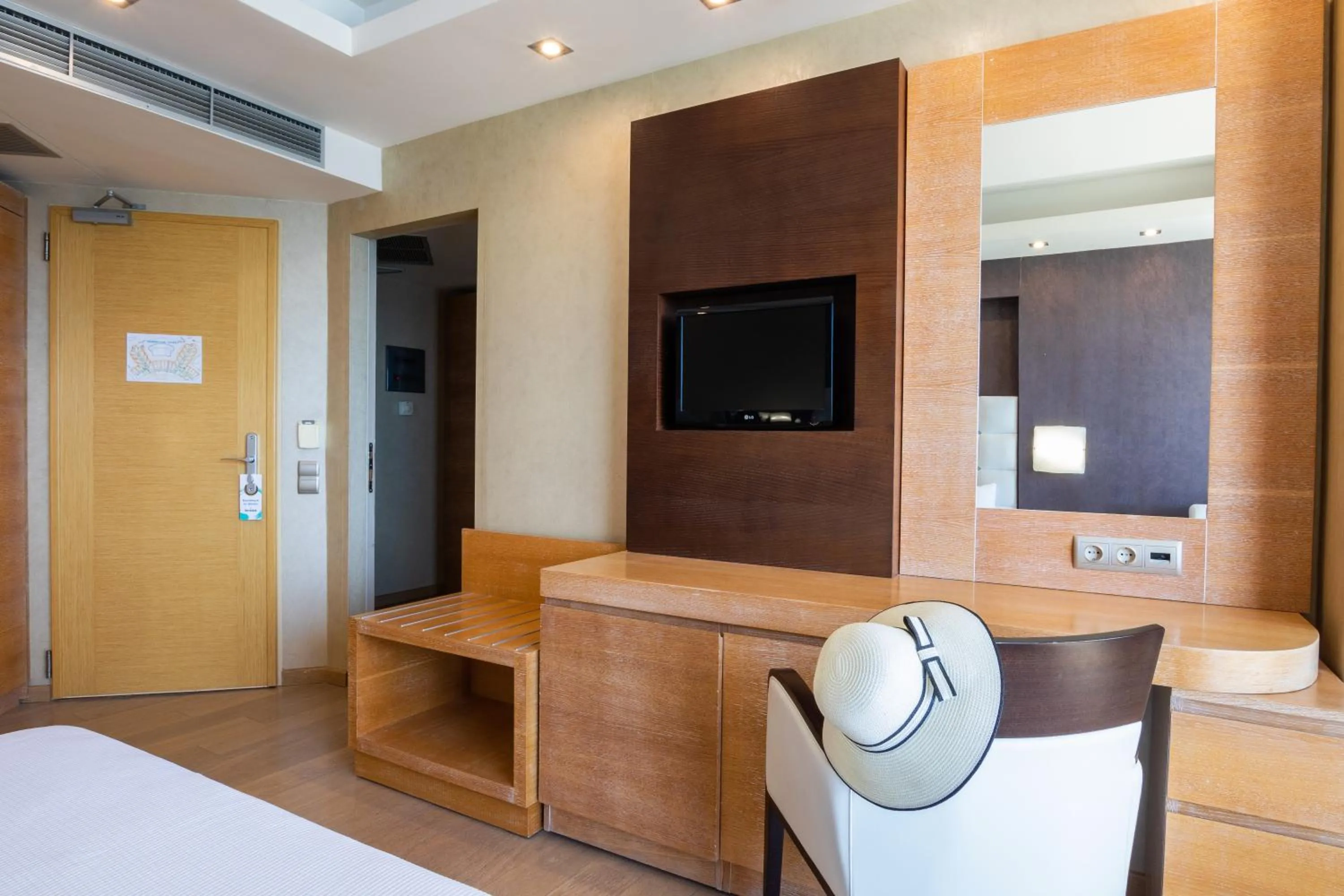 TV and multimedia, Bed in Konstantinos Palace