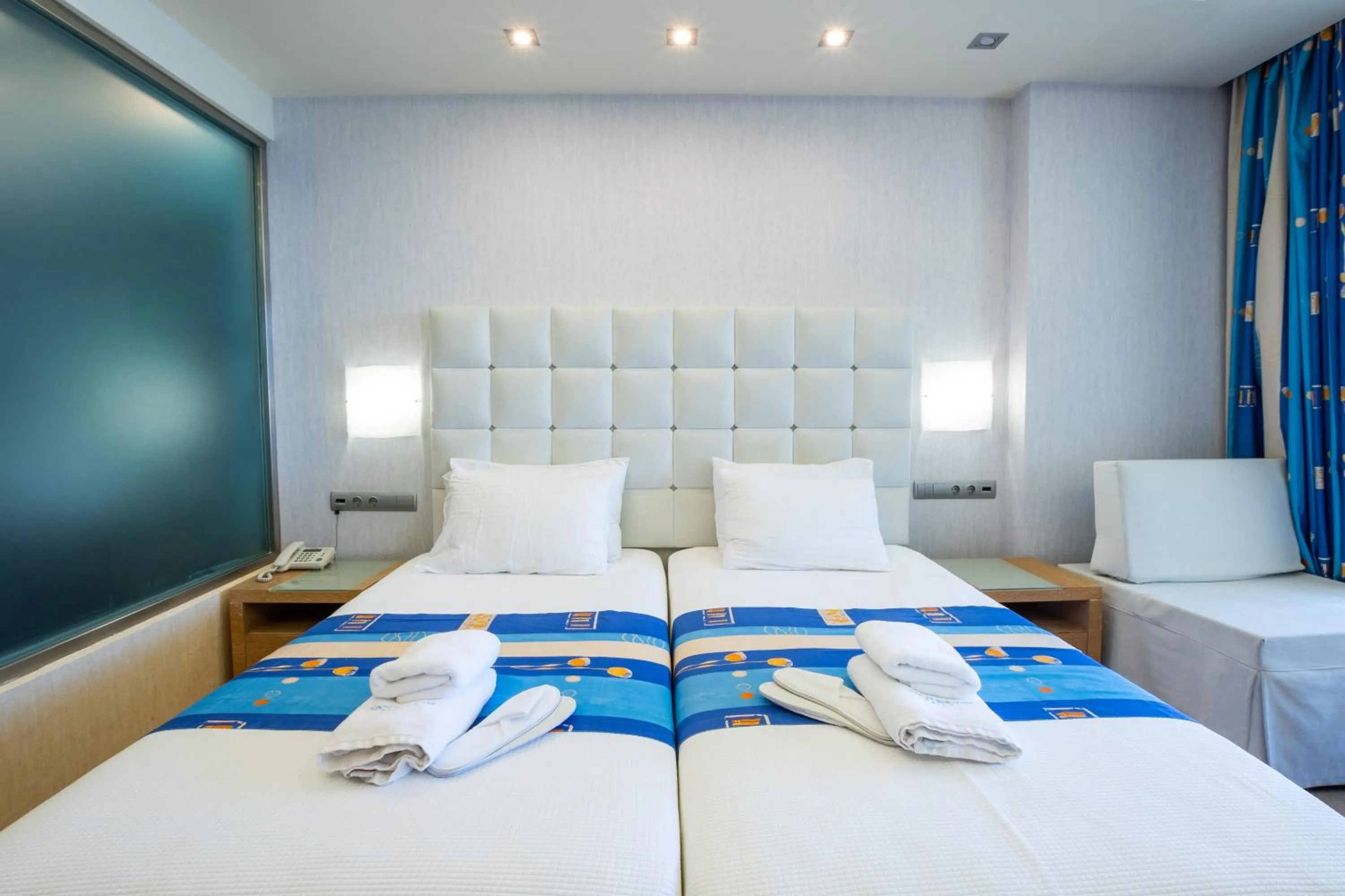 Bed in Konstantinos Palace