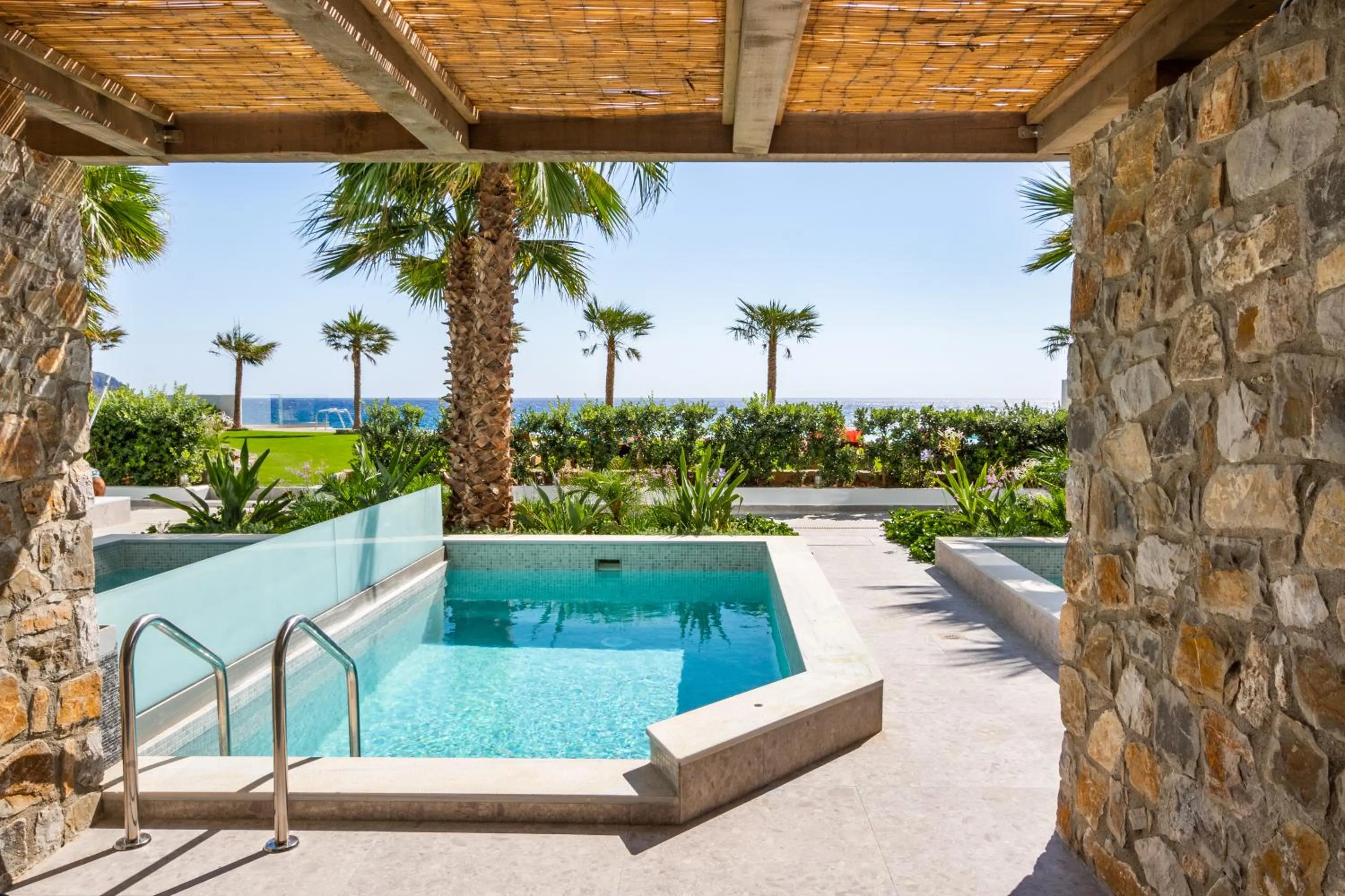 Swimming pool in Konstantinos Palace